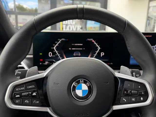 BMW 3 Series view 12