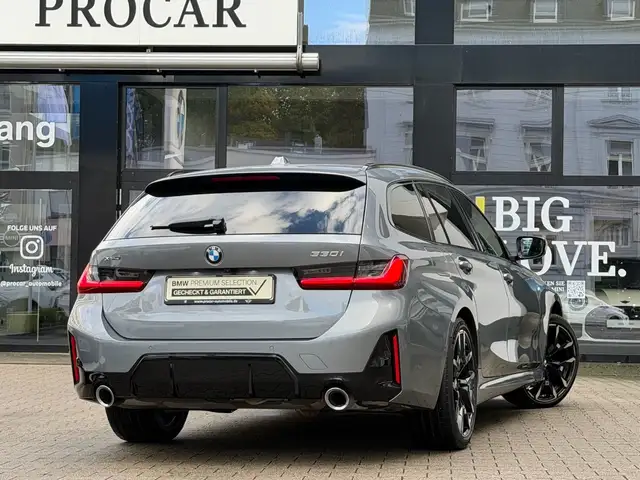 BMW 3 Series view 2