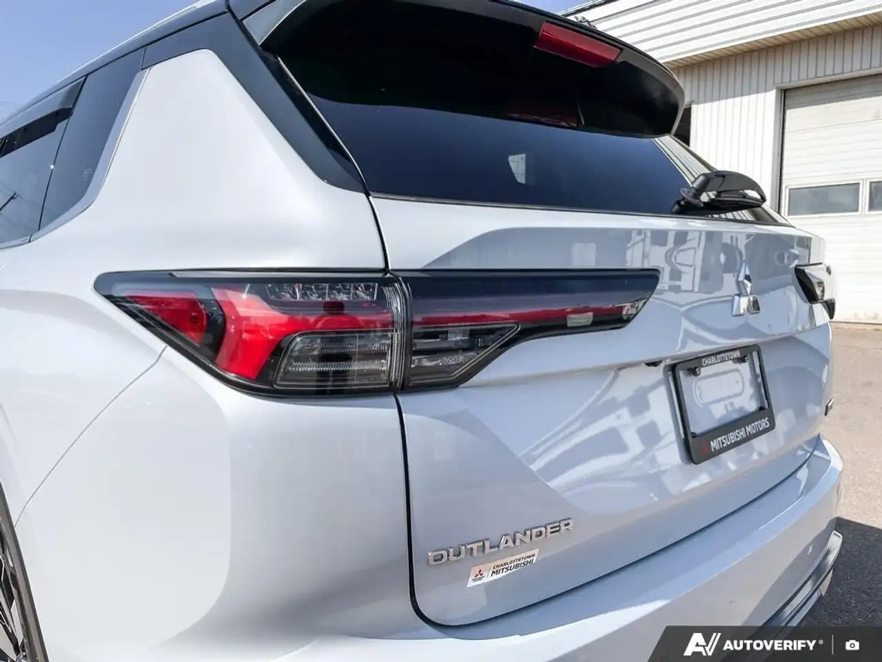 Mitsubishi Outlander снимка Mitsubishi Outlander