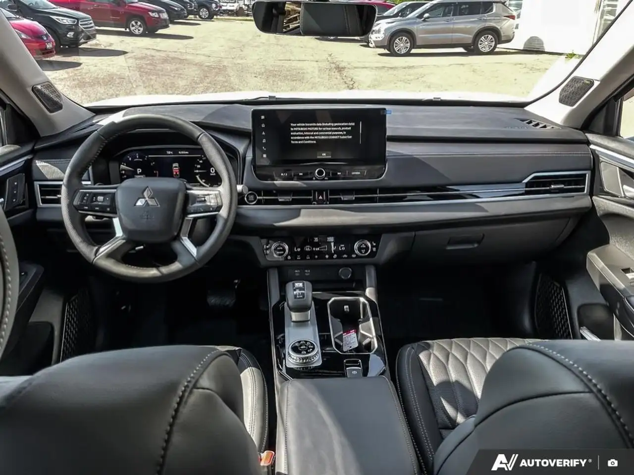 Mitsubishi Outlander снимка Mitsubishi Outlander