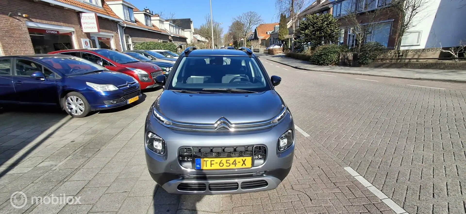 Citroen C3 Aircross 1.2 PureTech Feel Grijs - 2