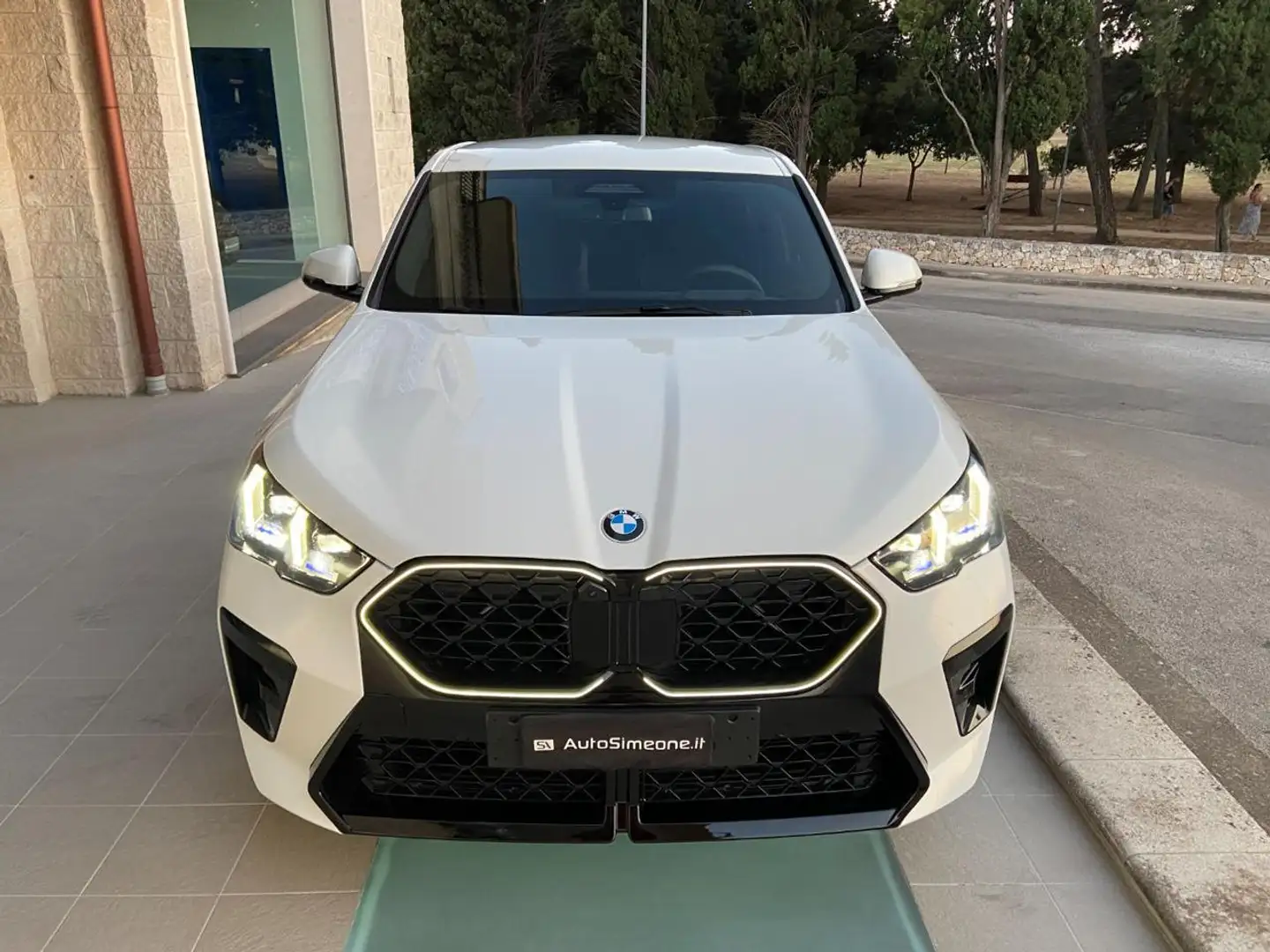 BMW X2 xDrive 20d Msport Pro HARMAN/KARDON Blanc - 2