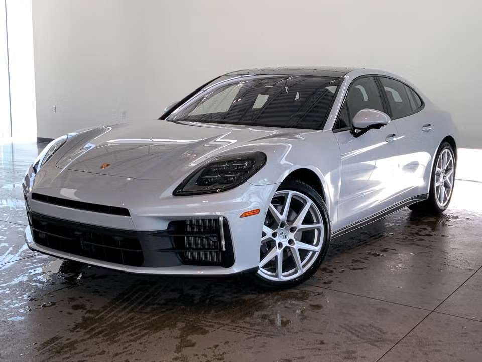 2026 Porsche Panamera 4 w/ 21" Sport Design Wheels & Porsche Innodrive!