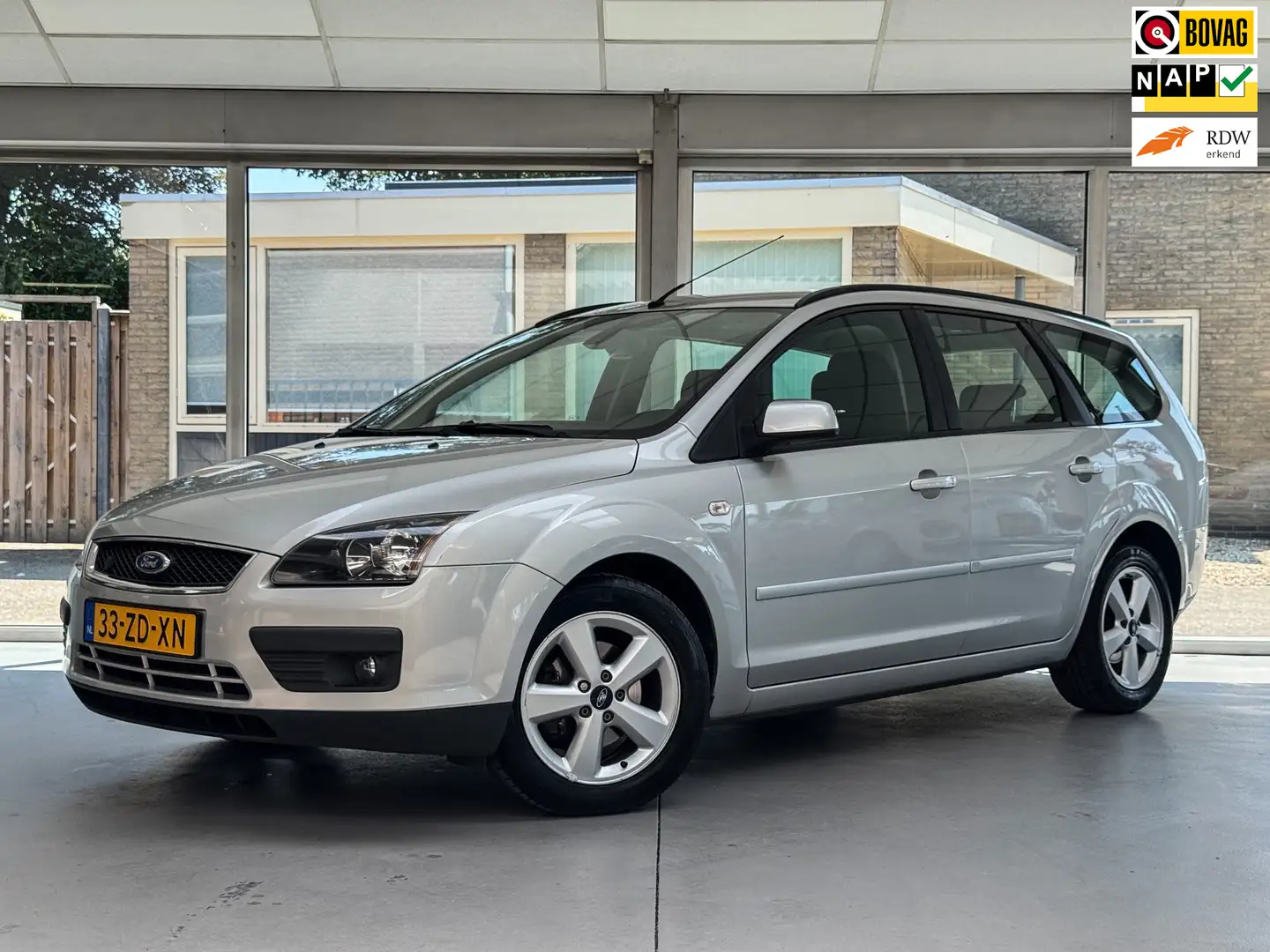 Ford Focus Wagon 1.8-16V Ambiente Flexifuel |Trekhaak|Navigat Gris - 1