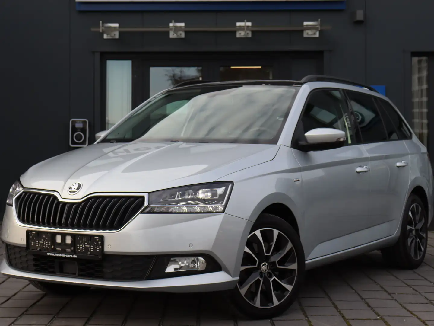 Skoda Fabia Combi 1.0 TSI Drive 125 AC-A*PDC*NAVI*PANORAMA*WR Plateado - 1