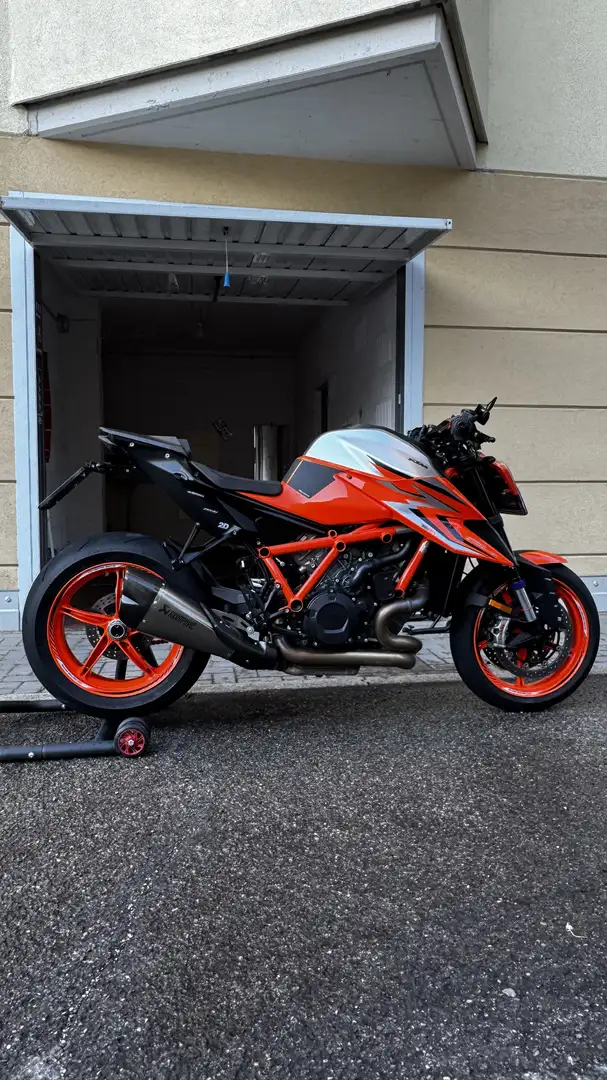 KTM 1290 Super Duke R EVO - 1