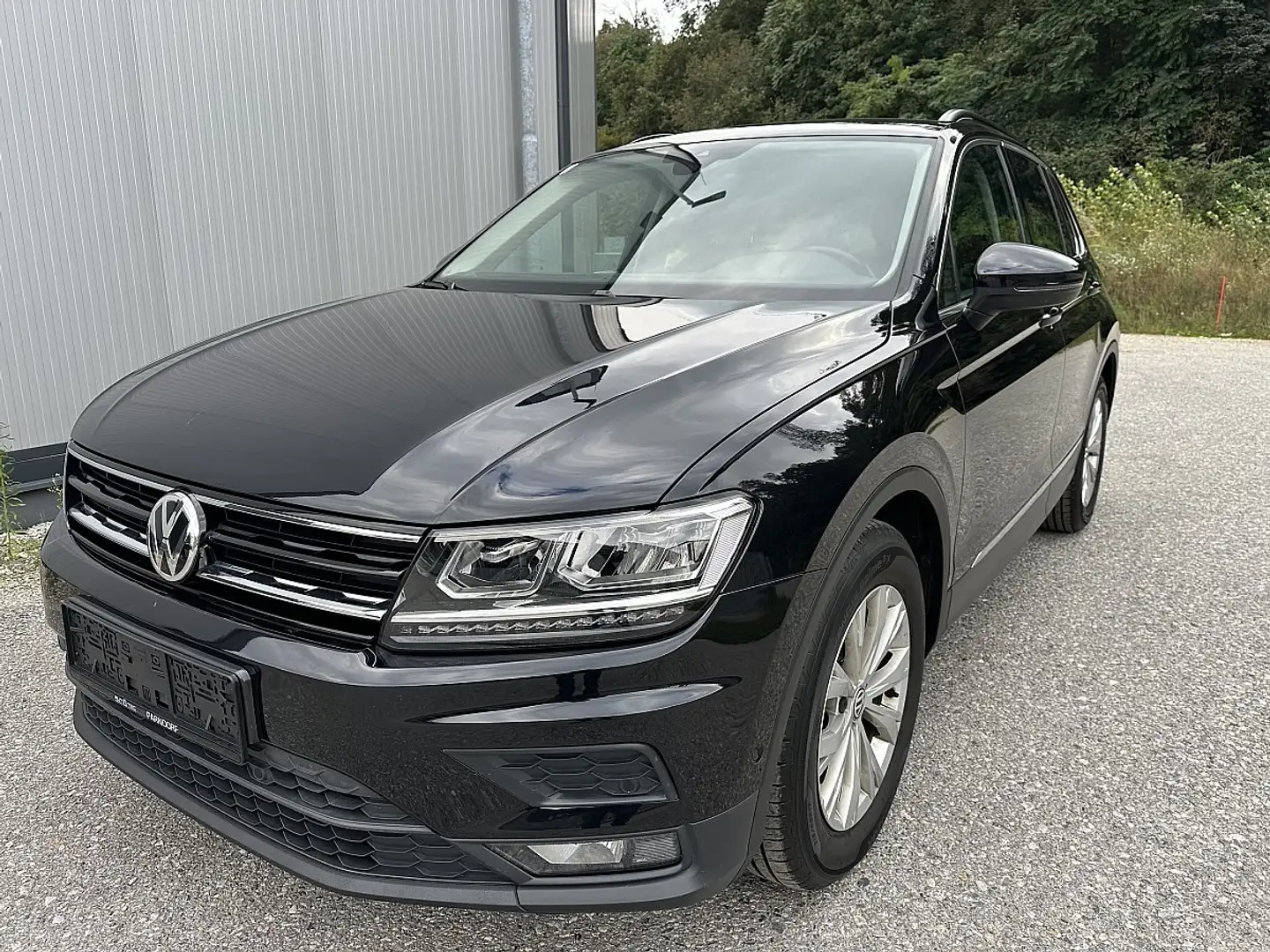 Volkswagen Tiguan 2,0 TDI SCR Comfortline Schwarz - 1