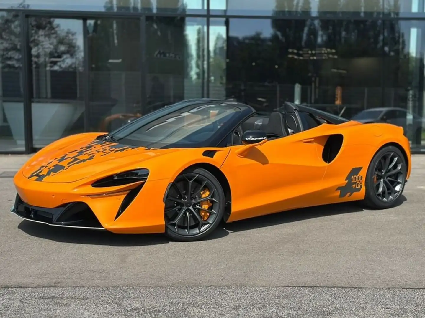 McLaren Artura Spider / 1000GP / 1 of 3 / 0% Leasing Grau - 2