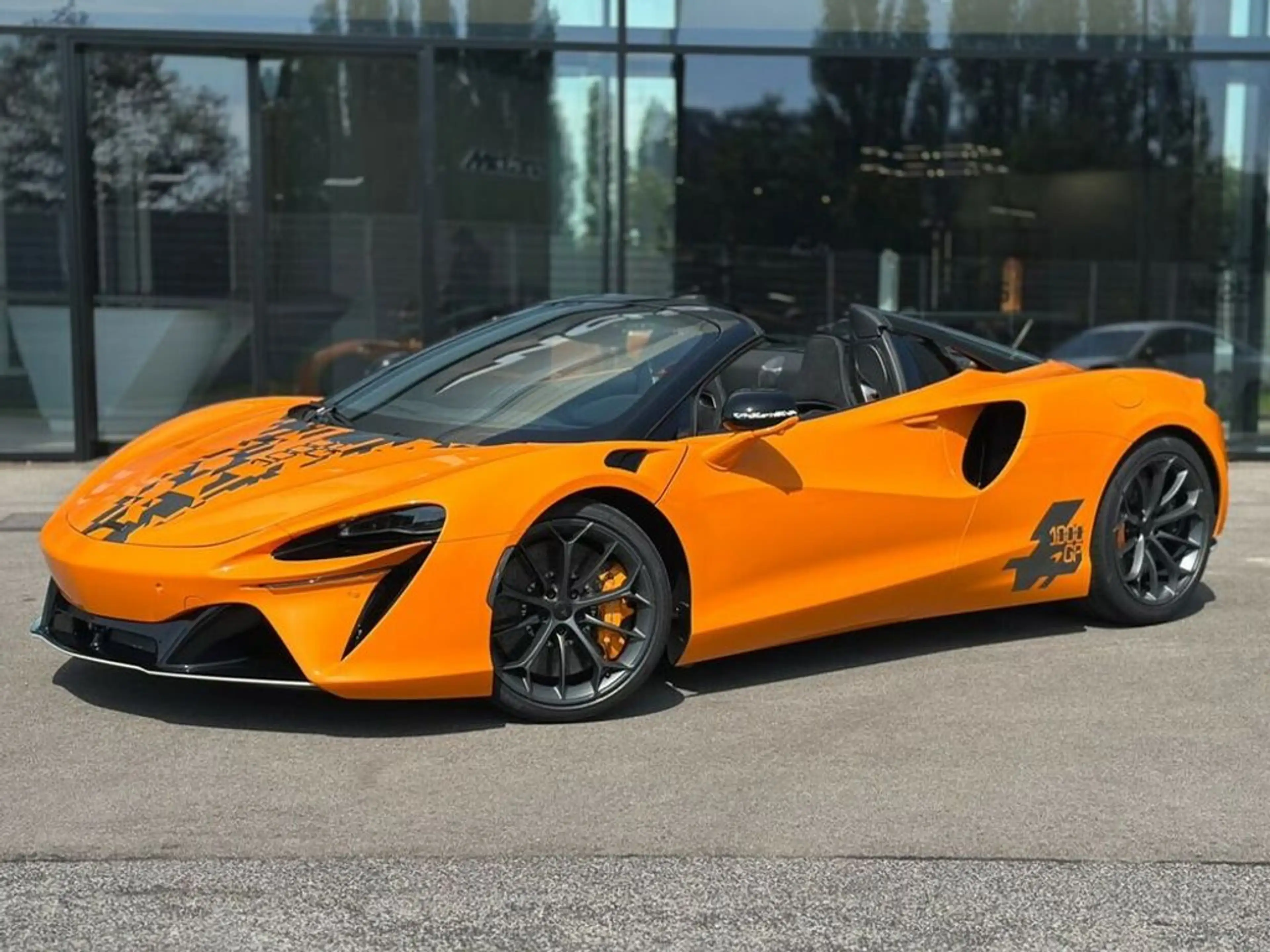 McLaren Artura Artura Spider / 1000GP / 1 of 3 / MSO McLaren Ora — photo 2