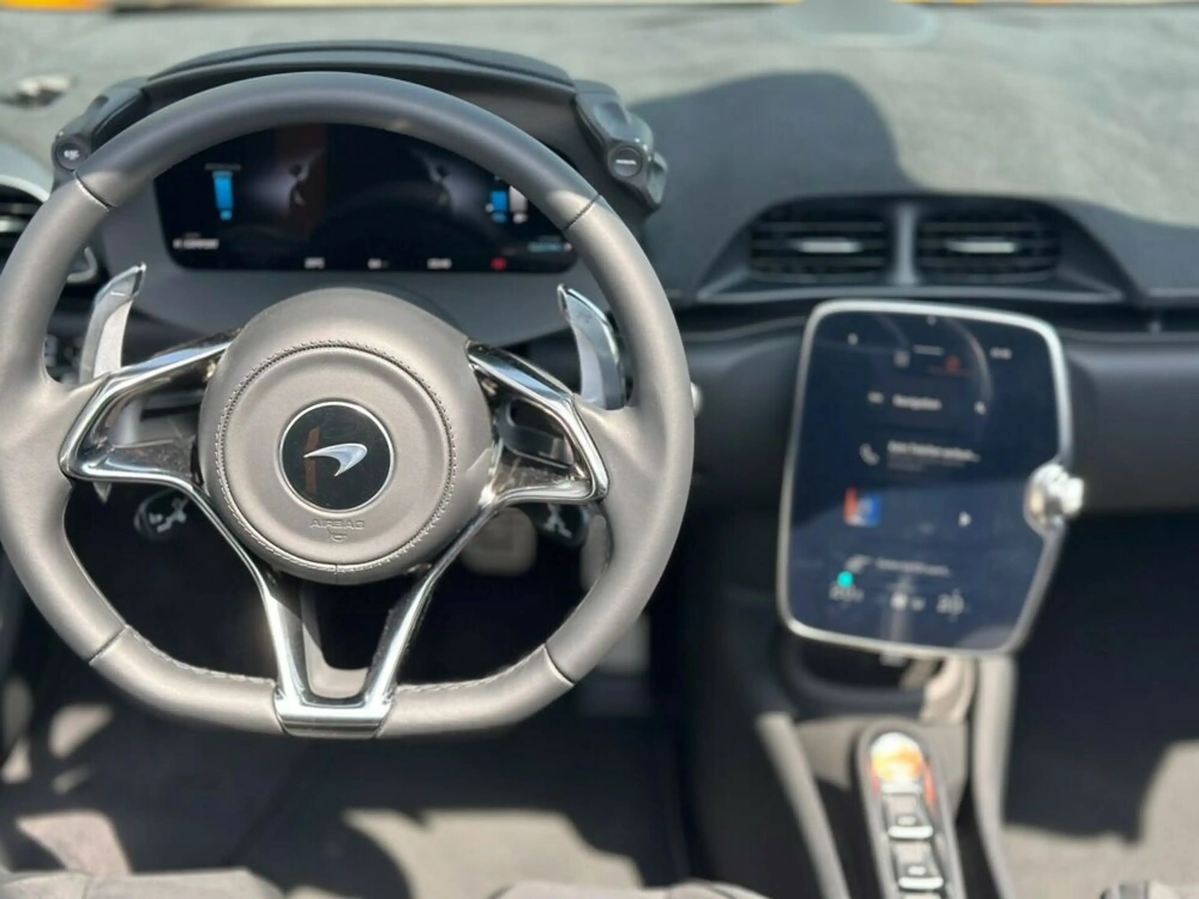 McLaren Artura Artura Spider / 1000GP / 1 of 3 / MSO McLaren Ora — photo 10