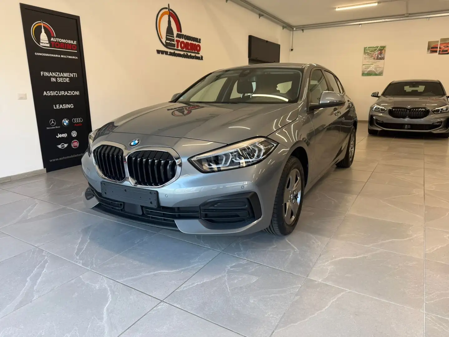 BMW 118 118i 5p. Business Advantage Grigio - 1