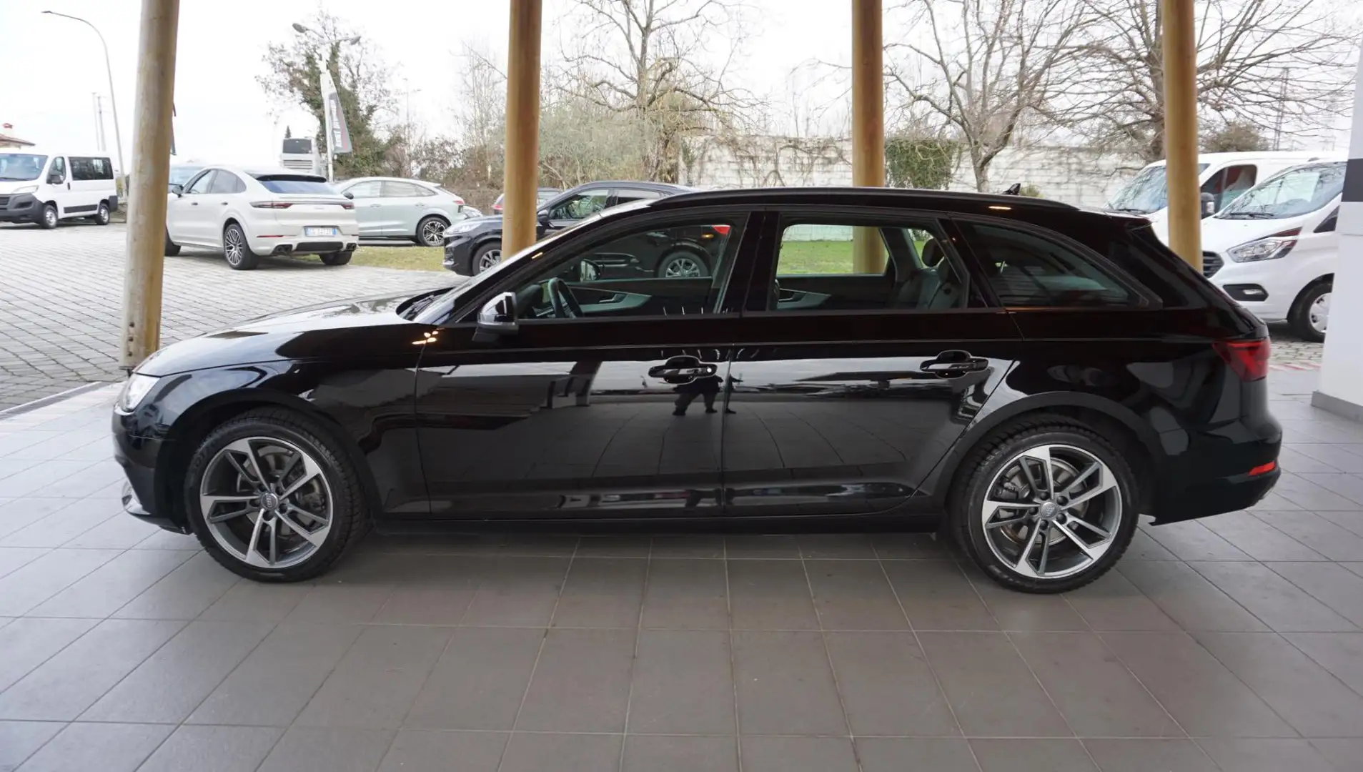 Audi A4 Avant 2.0 TDI 150 CV S tronic Business Sport Noir - 2