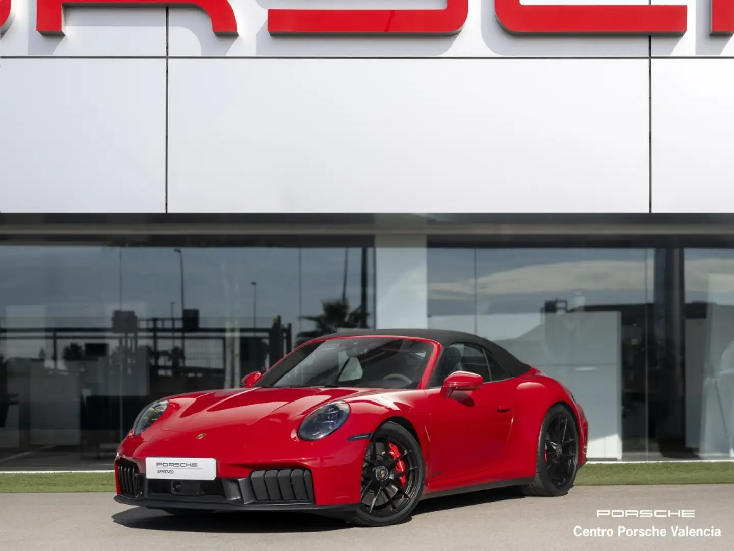 Porsche 992 Carrera 4 GTS Cabriolet Rojo - 1