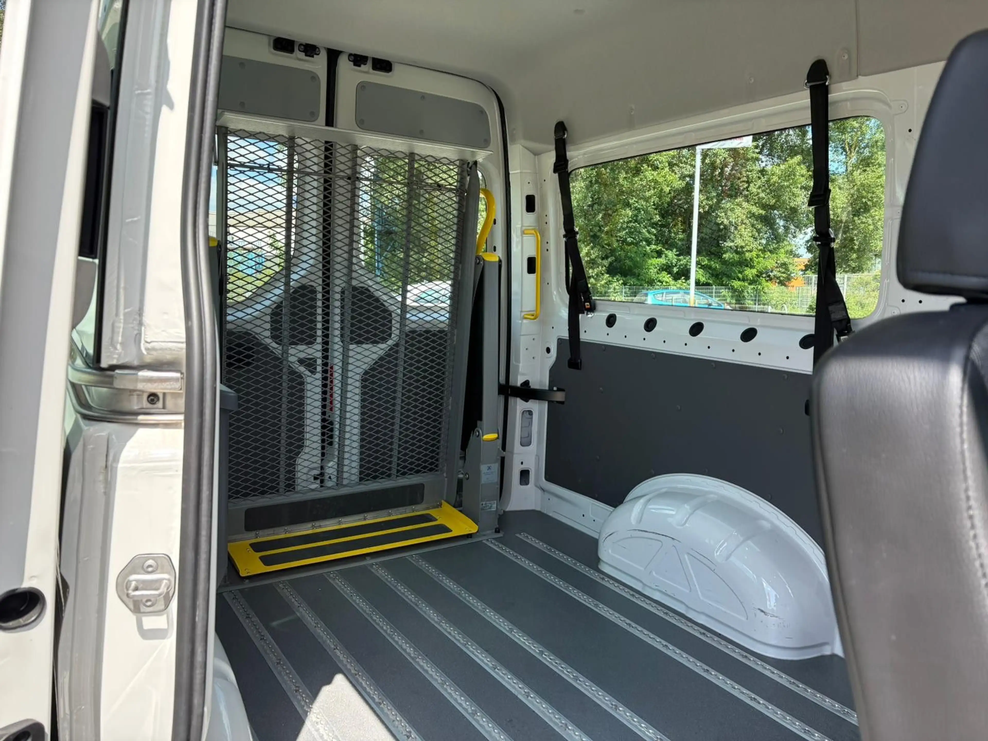 Volkswagen Crafter mittellang Hochdach LIFT BTW Trittstufe — photo 10