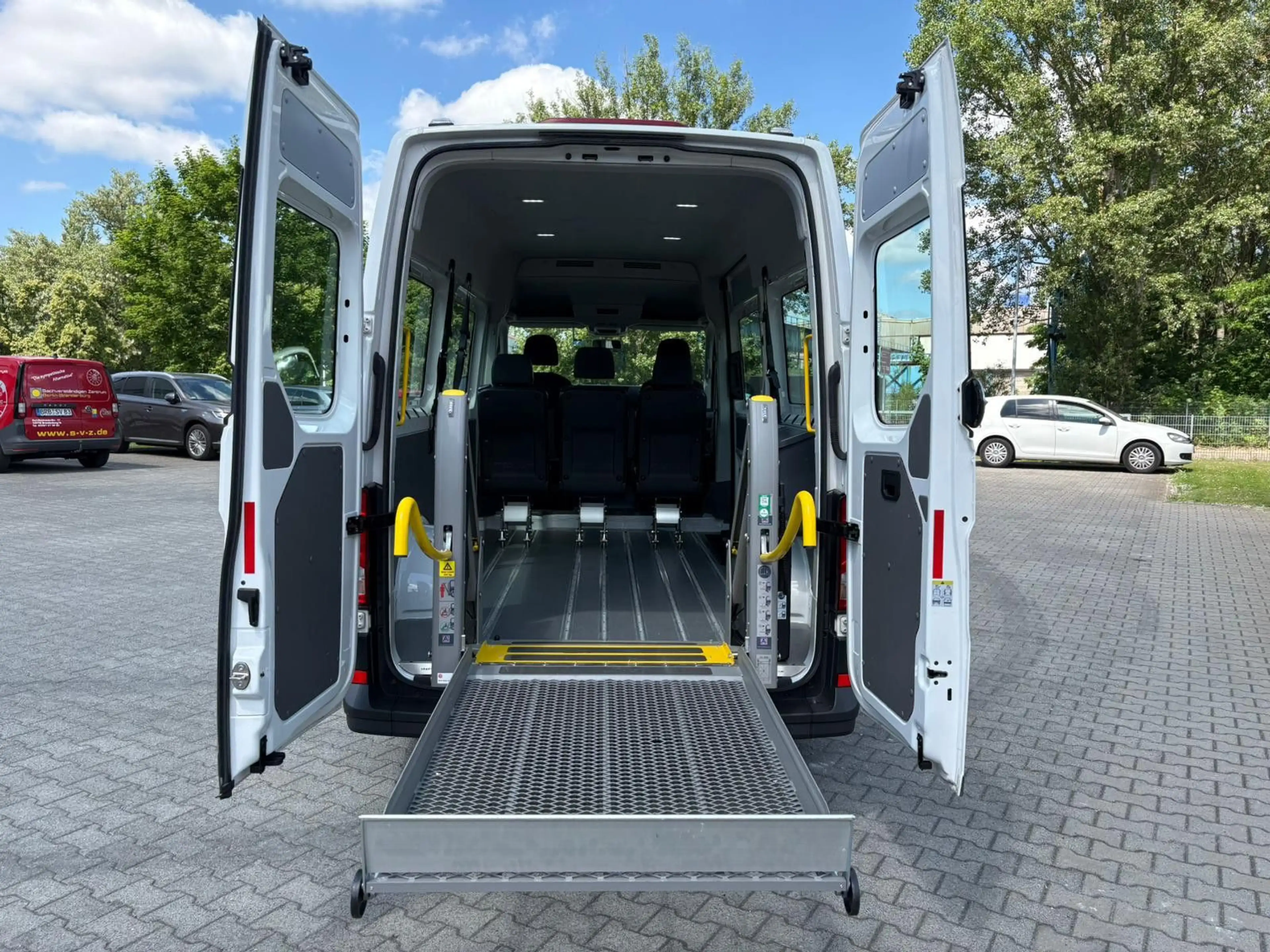 Volkswagen Crafter mittellang Hochdach LIFT BTW Trittstufe — photo 12