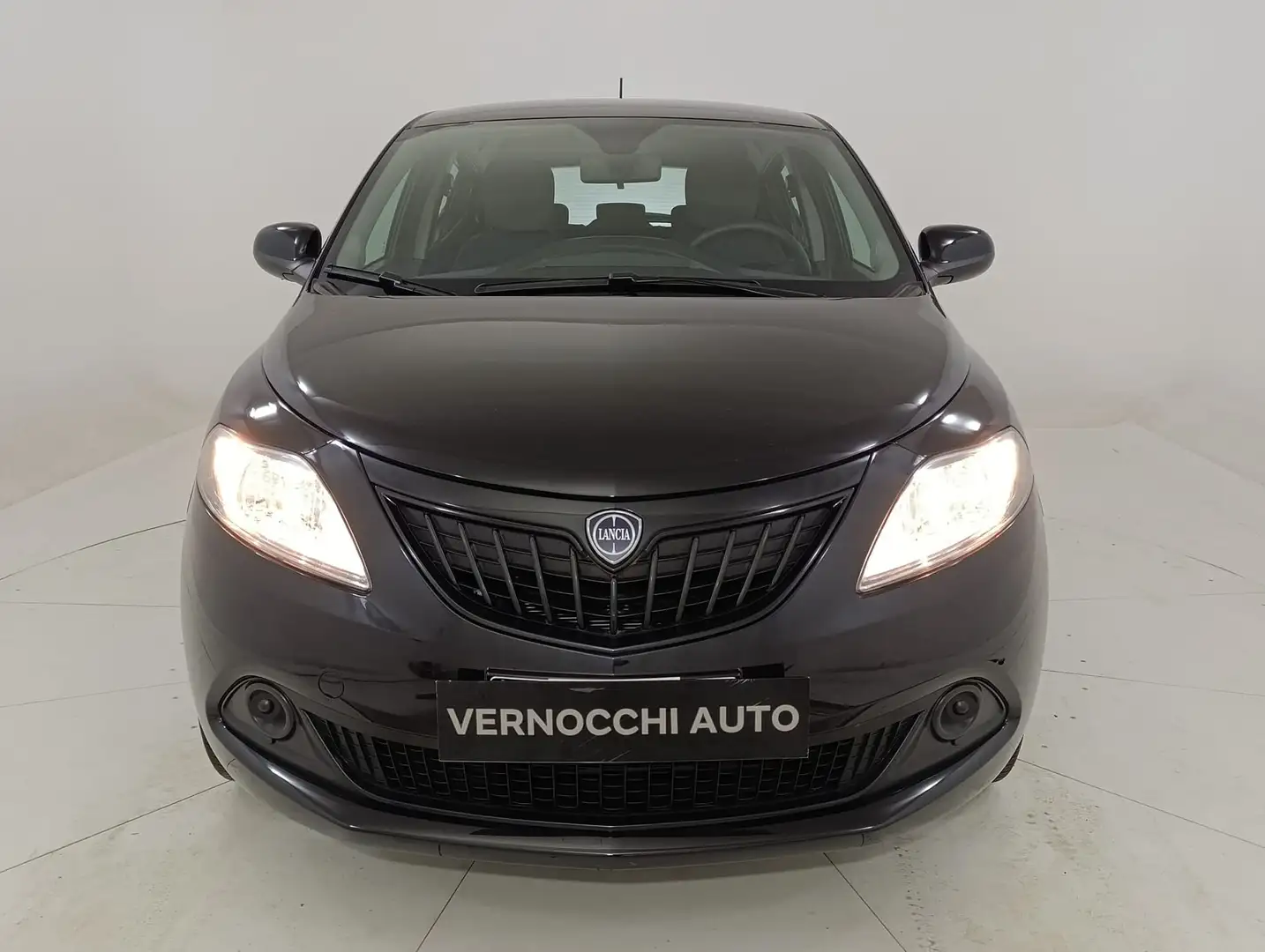 Lancia Ypsilon 1.0 firefly hybrid Gold Plus s&s 70cv 5p.ti Schwarz - 2