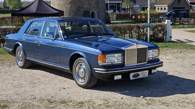 Rolls-Royce Silver Spirit 6.8