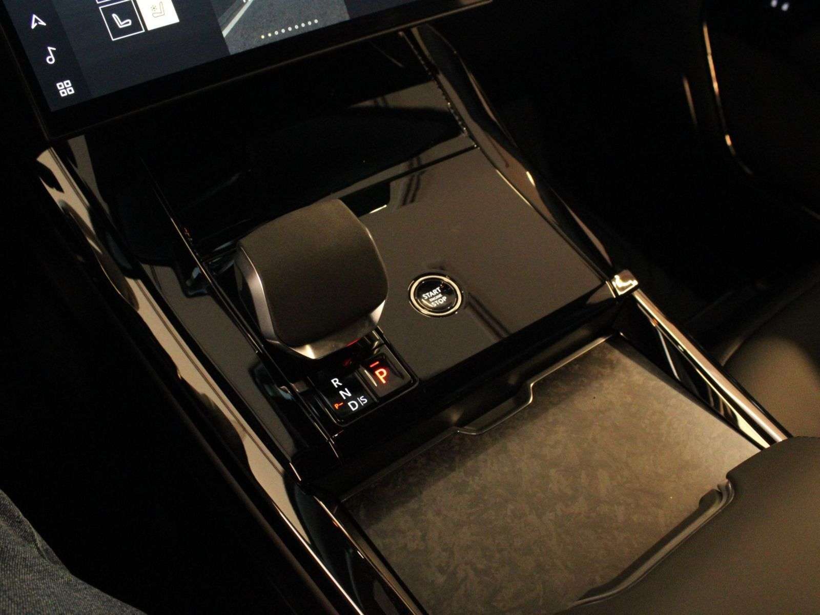 2026 Land Rover Range Rover Sport CALL 403-910-7881 OR TEXT 587-355-2339 FOR IMMEDIA thumb 32