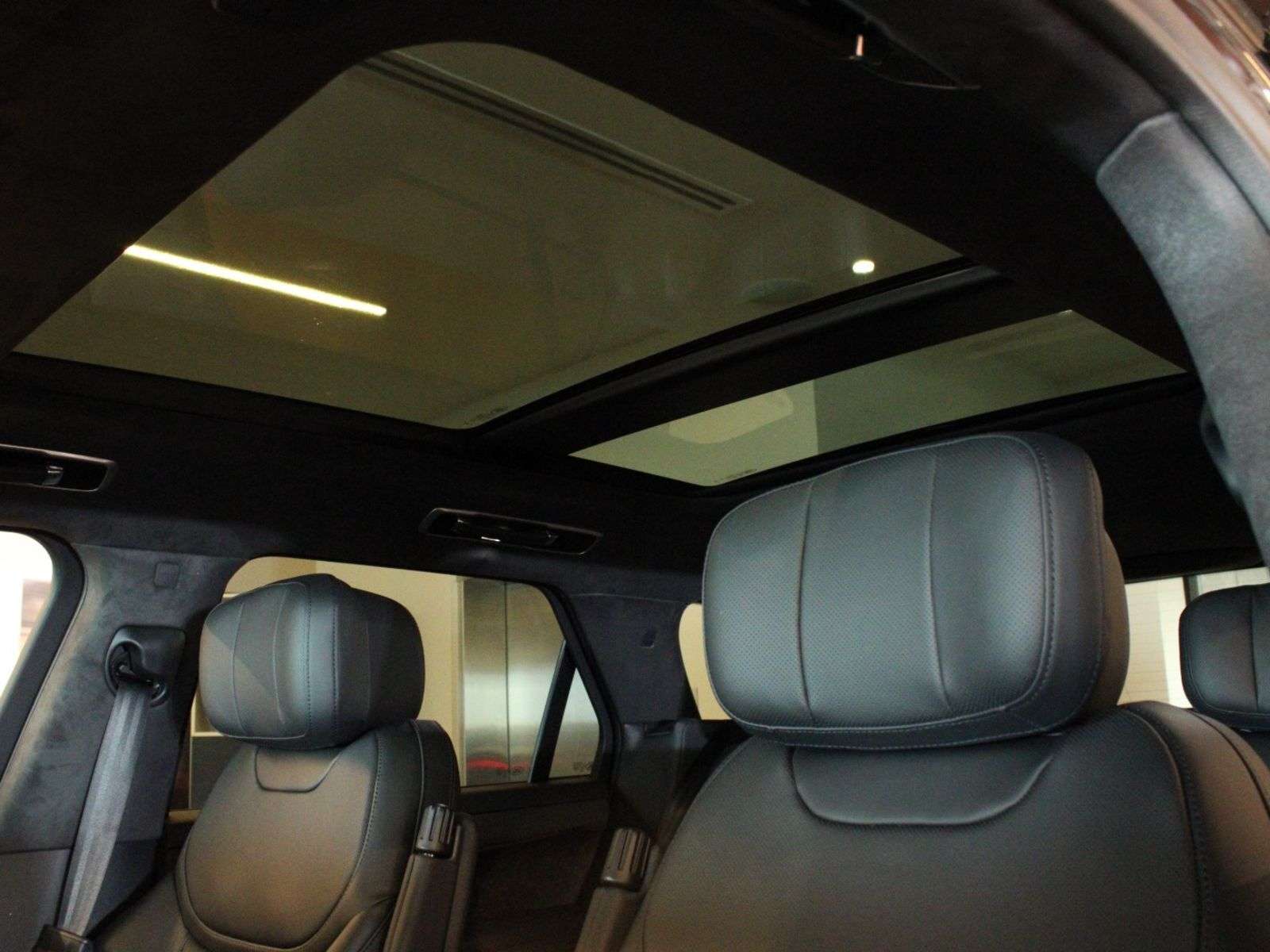 2026 Land Rover Range Rover Sport CALL 403-910-7881 OR TEXT 587-355-2339 FOR IMMEDIA thumb 14