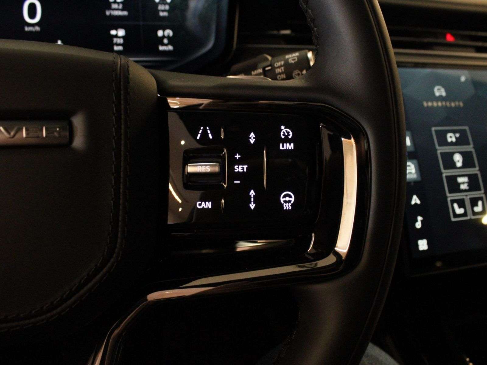 2026 Land Rover Range Rover Sport CALL 403-910-7881 OR TEXT 587-355-2339 FOR IMMEDIA thumb 29