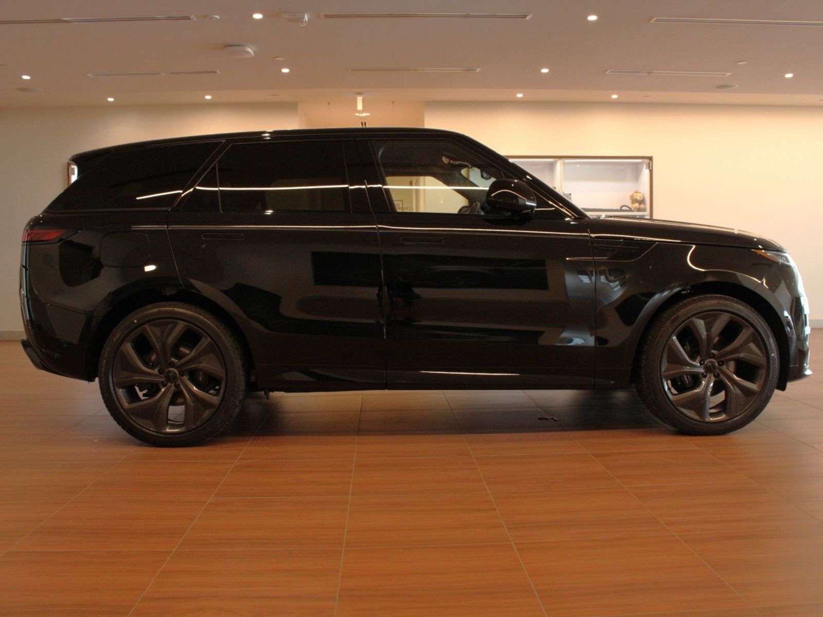 2026 Land Rover Range Rover Sport CALL 403-910-7881 OR TEXT 587-355-2339 FOR IMMEDIA thumb 15