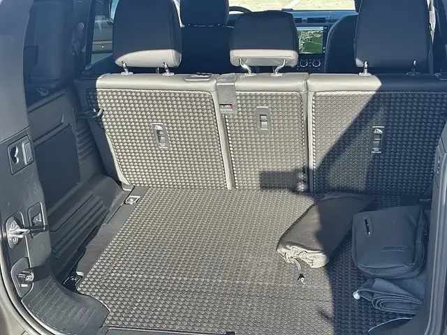 Land Rover Defender 110 D250 AWD X-Dynamic SE Aut. MY26 Ansicht 15