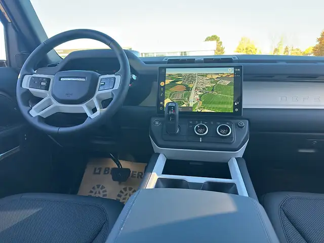 Land Rover Defender 110 D250 AWD X-Dynamic SE Aut. MY26 Ansicht 9