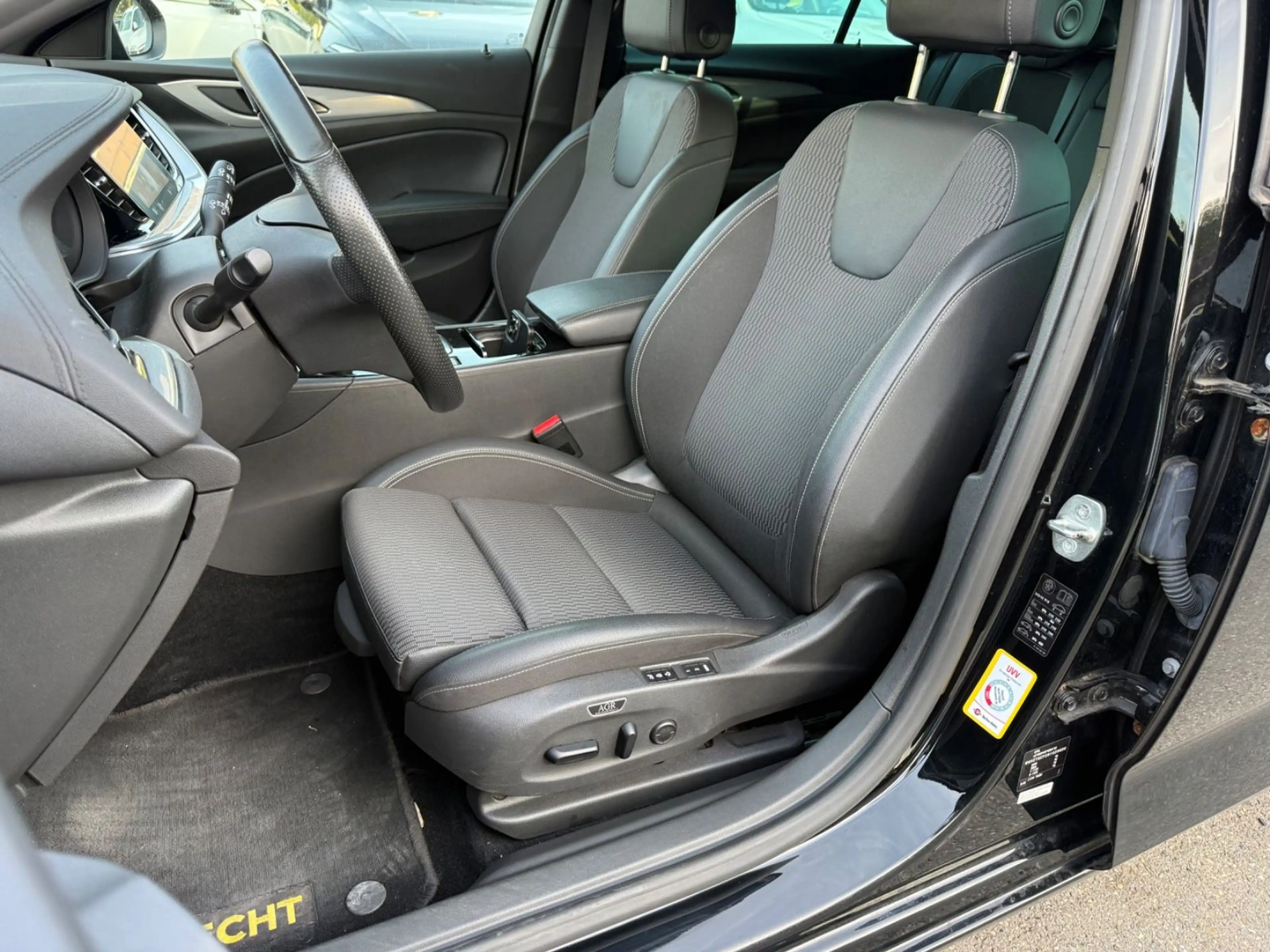 Opel Insignia B Sports Tourer Elegance — photo 13
