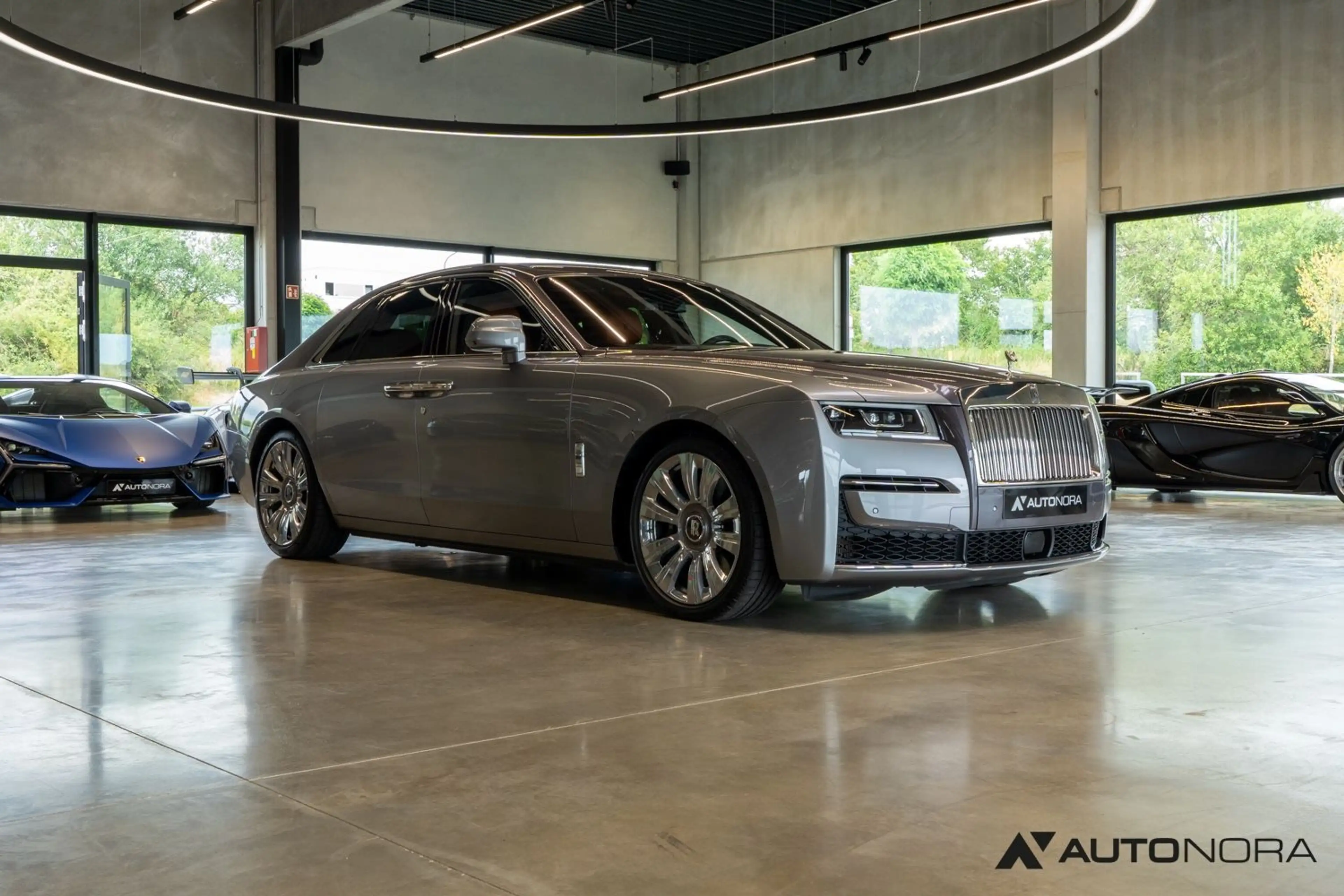 Rolls-Royce Ghost Two-tone Sternenhimmel Fond Entertainment — photo 11