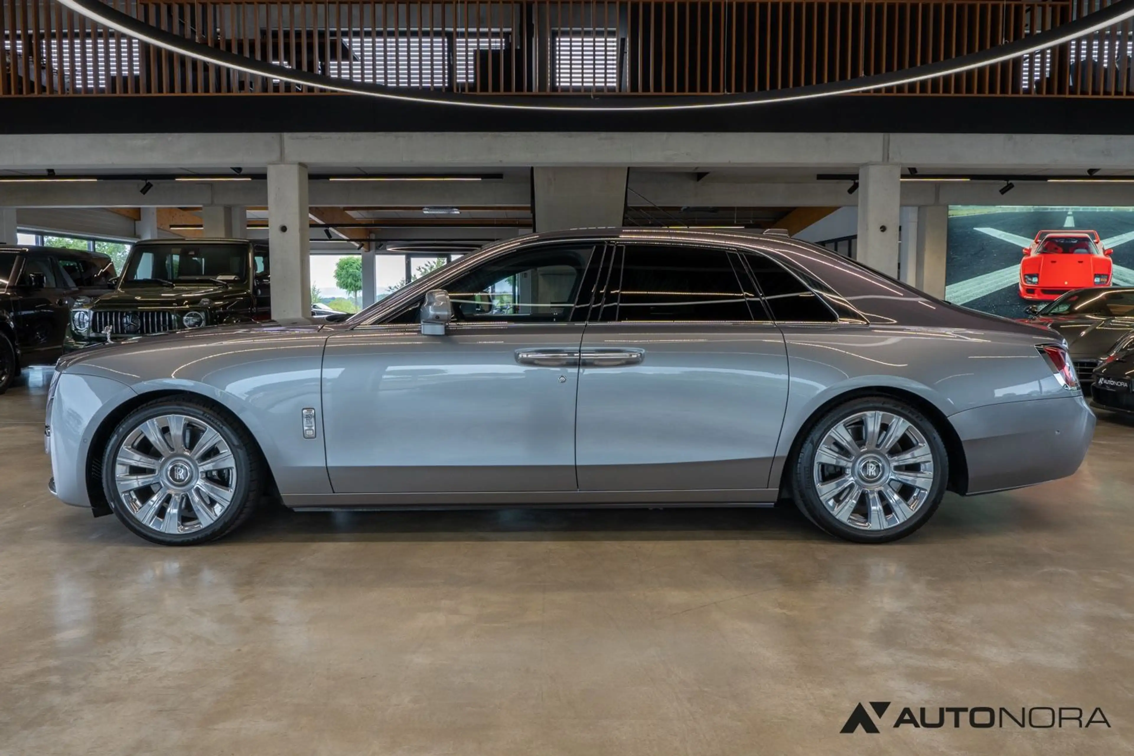 Rolls-Royce Ghost Two-tone Sternenhimmel Fond Entertainment — photo 7