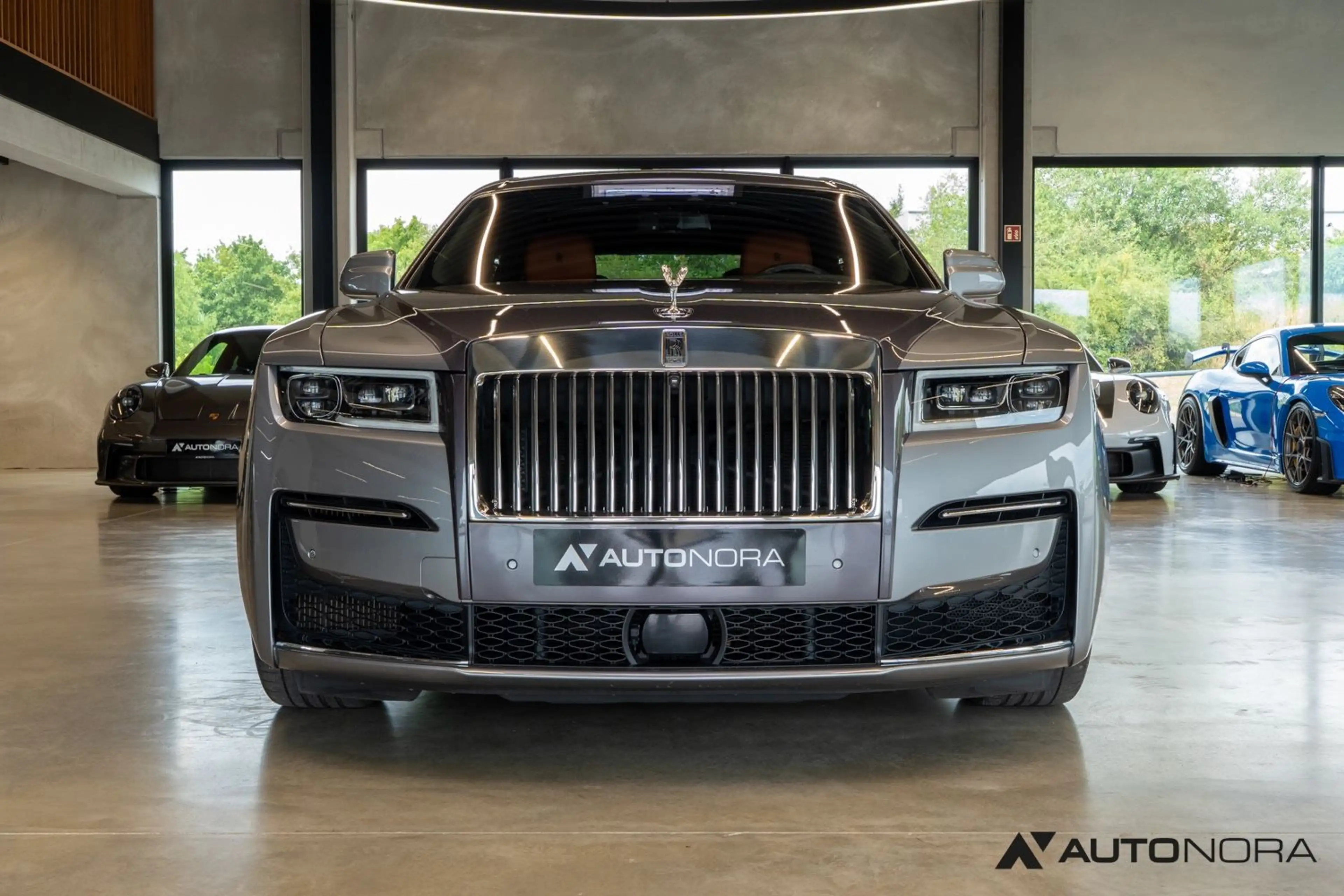 Rolls-Royce Ghost Two-tone Sternenhimmel Fond Entertainment — photo 10