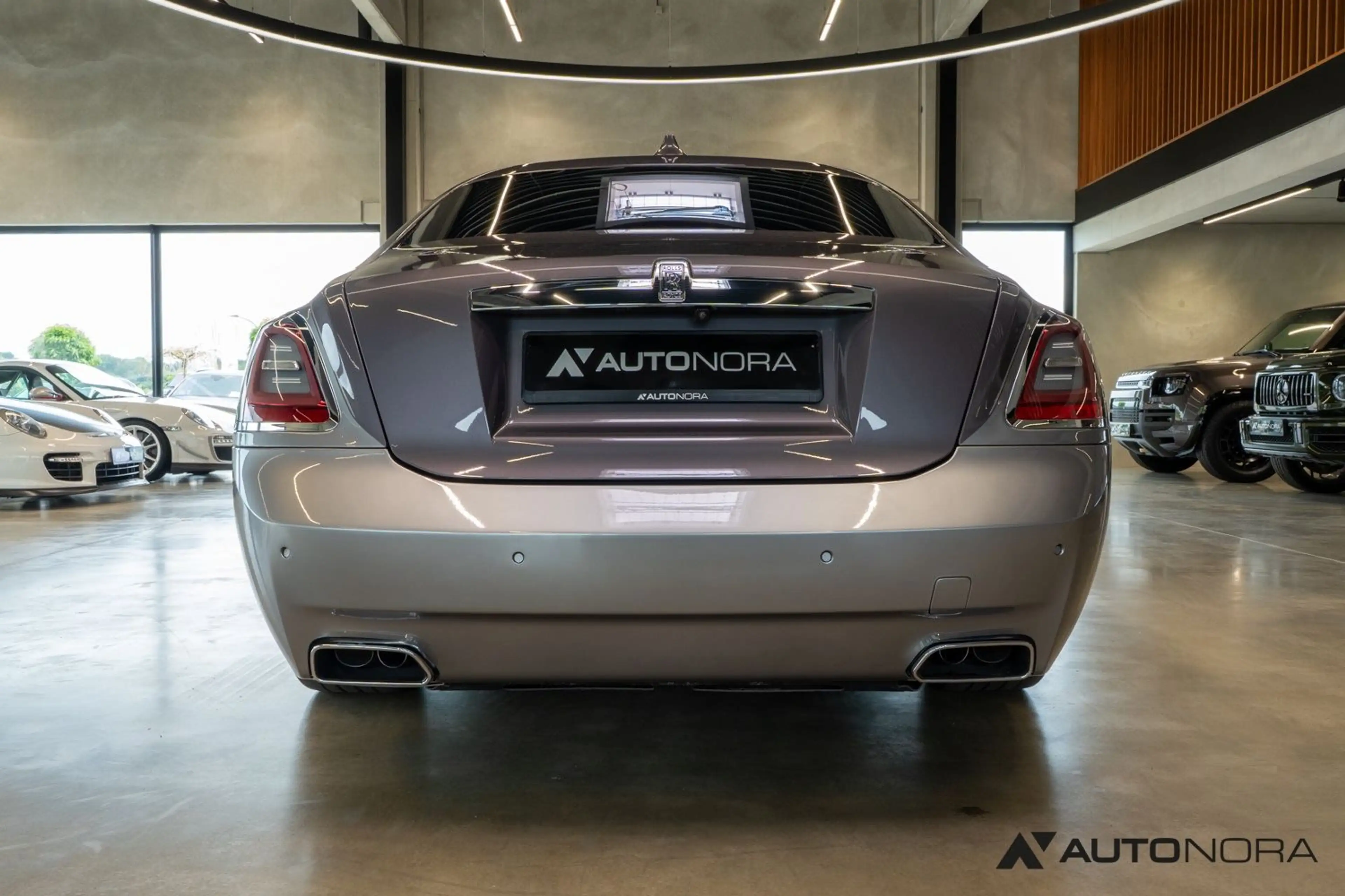 Rolls-Royce Ghost Two-tone Sternenhimmel Fond Entertainment — photo 15