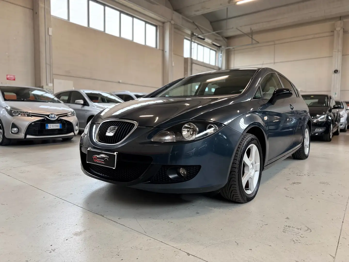 SEAT Leon Leon 1.6 Style (stylance) NEOPATENTATI Grigio - 2