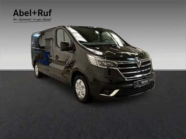 Renault Trafic view 6
