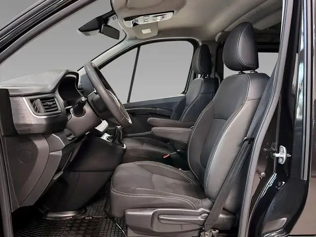 Renault Trafic view 9