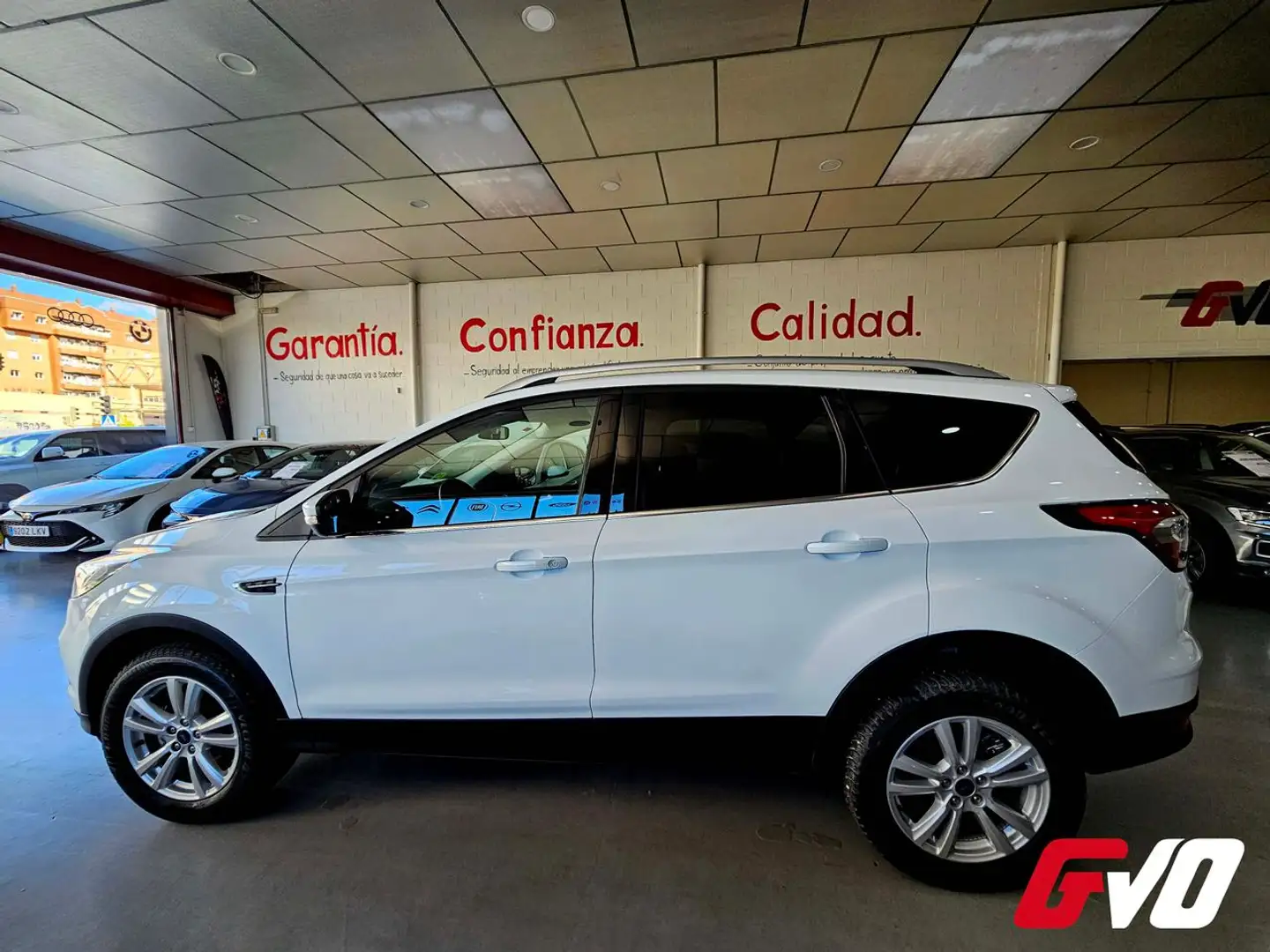 Ford Kuga 1.5TDCi Auto S&S Trend+ 4x2 120 Blanc - 2