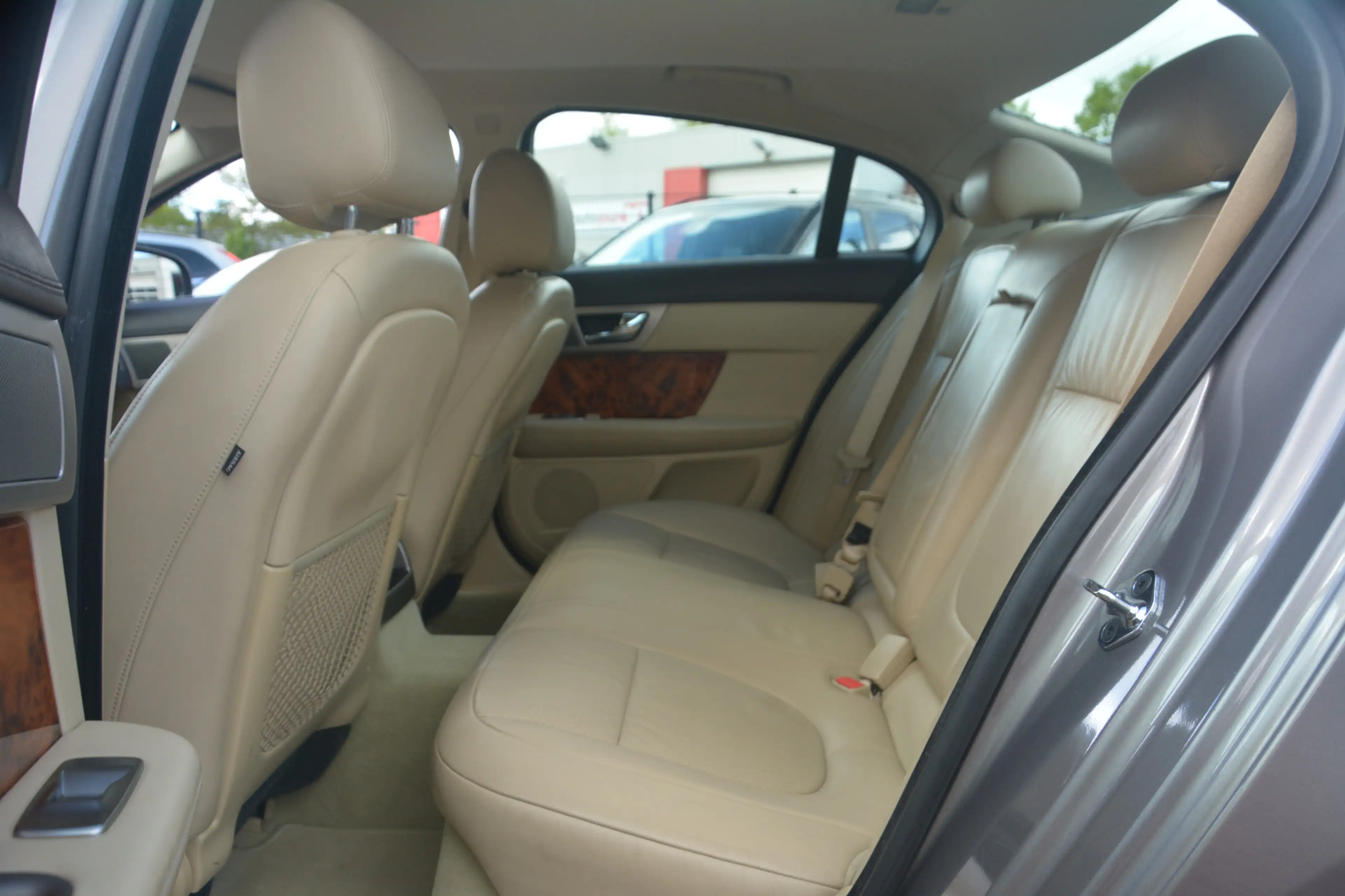 Jaguar XF 4.2 V8 Premium Luxury | Navigatie | Camera | Keyle — photo 28