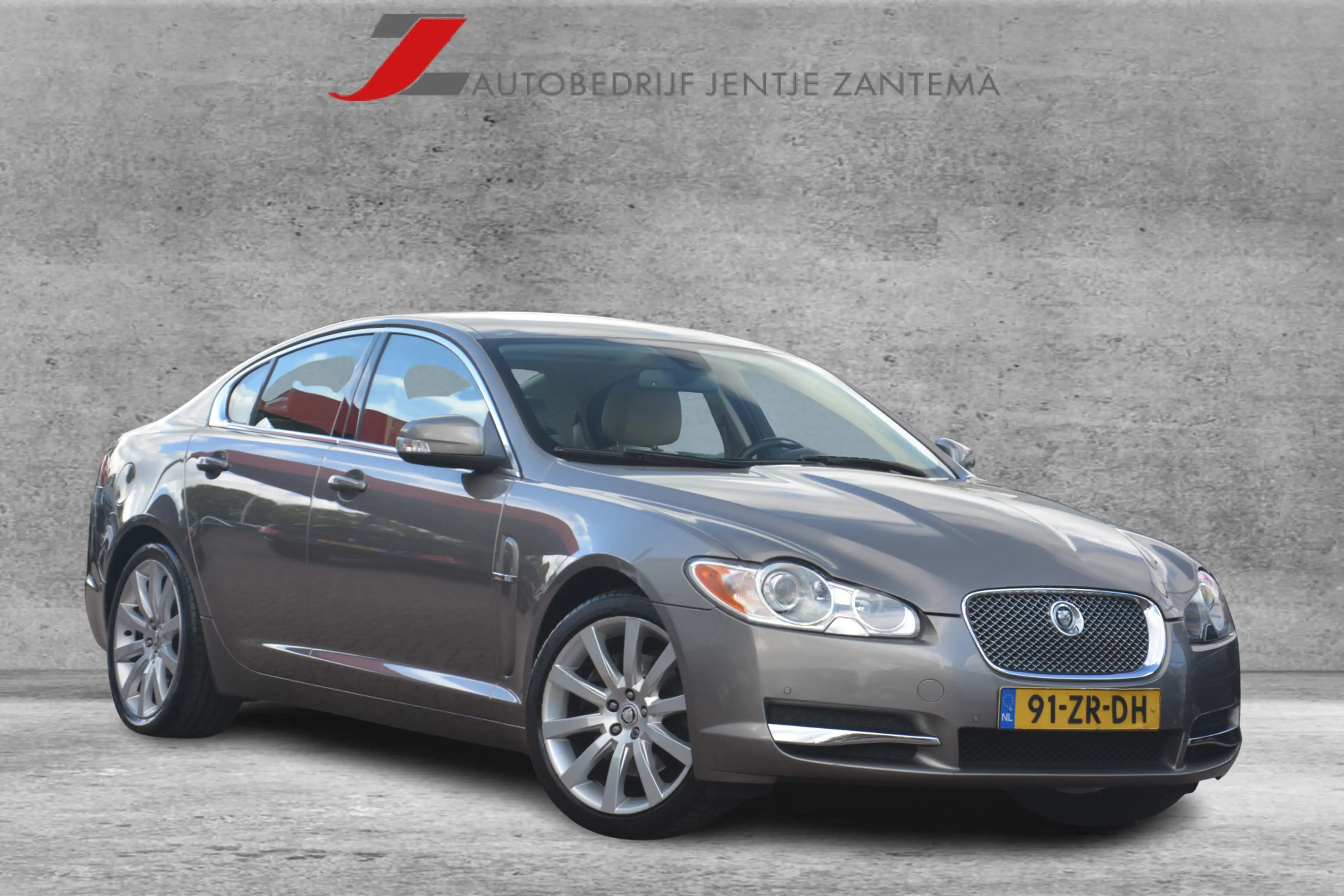 Jaguar XF 4.2 V8 Premium Luxury | Navigatie | Camera | Keyle
