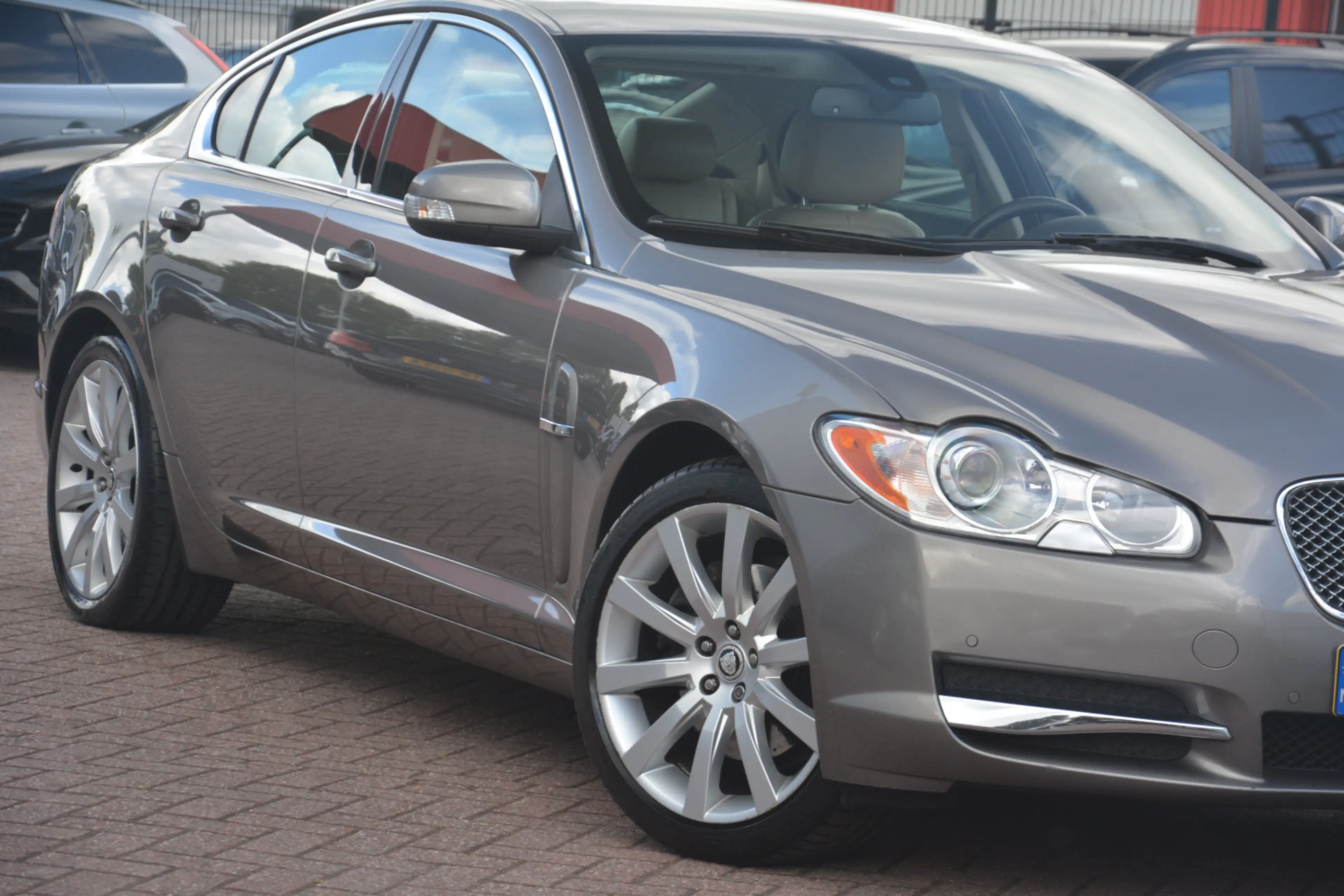 Jaguar XF 4.2 V8 Premium Luxury | Navigatie | Camera | Keyle — photo 3
