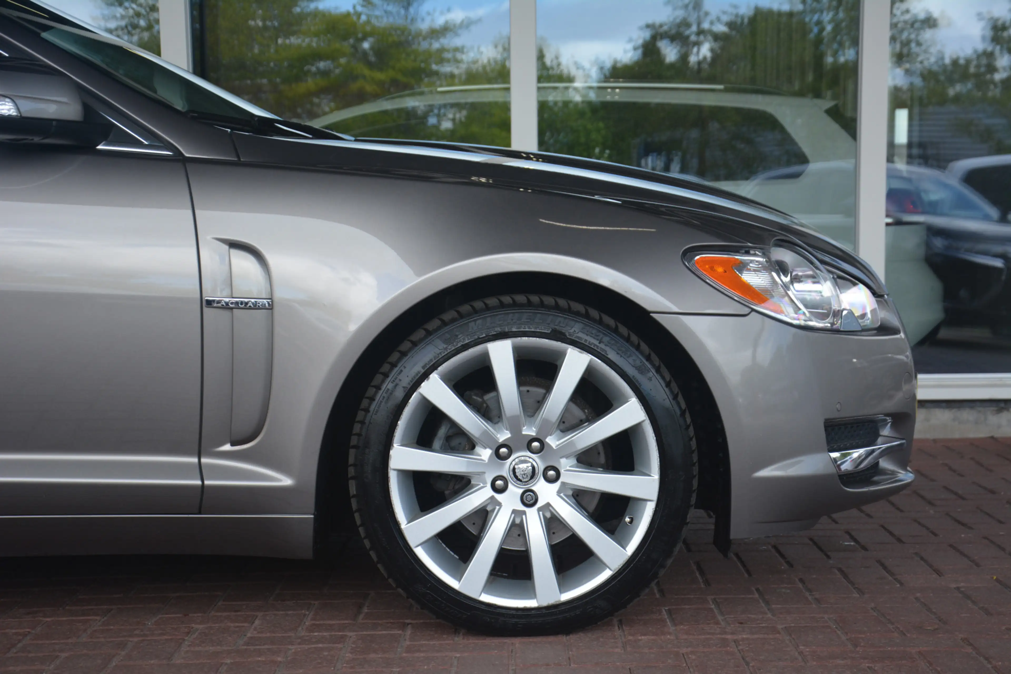 Jaguar XF 4.2 V8 Premium Luxury | Navigatie | Camera | Keyle — photo 30