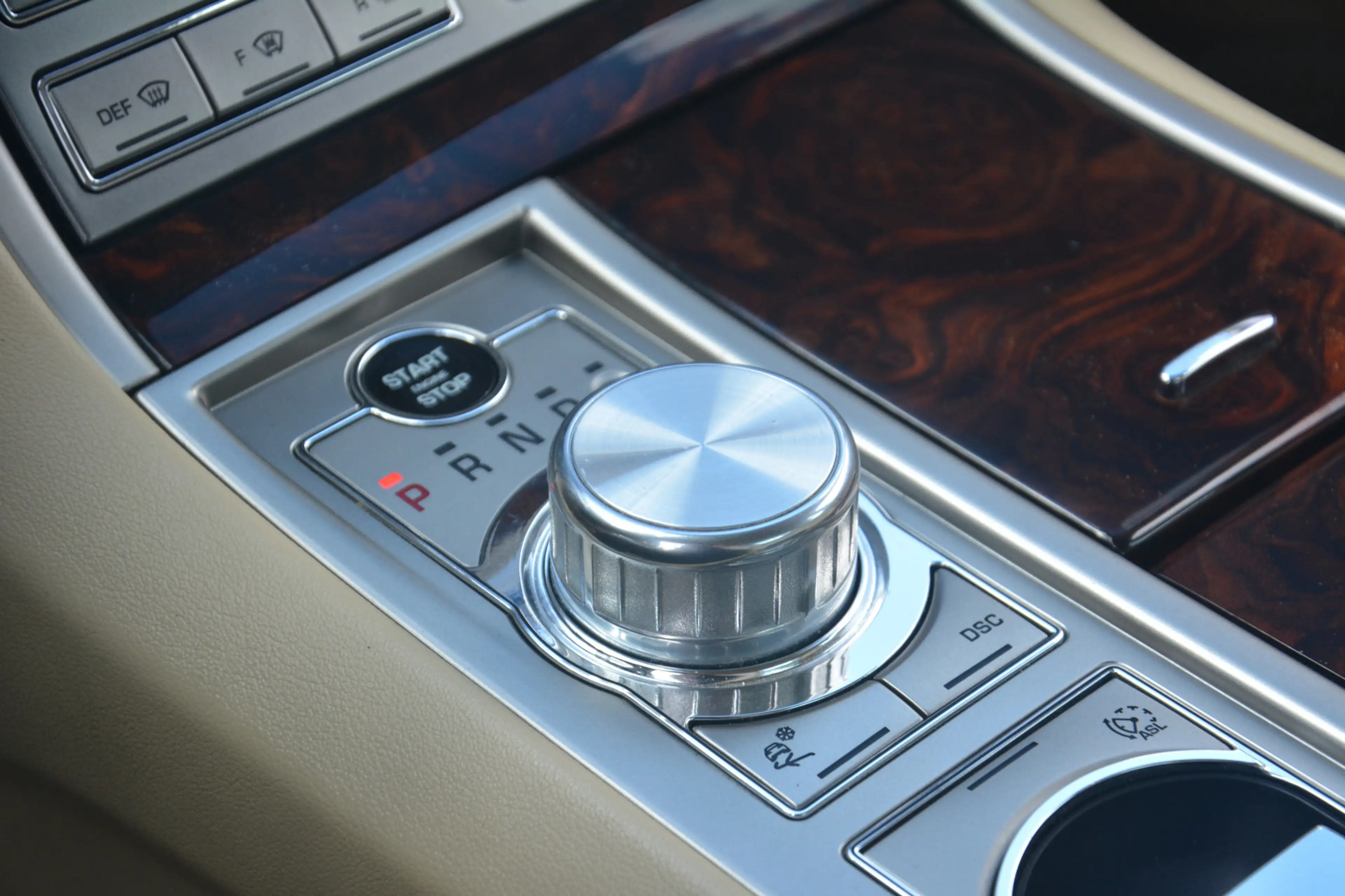 Jaguar XF 4.2 V8 Premium Luxury | Navigatie | Camera | Keyle — photo 18