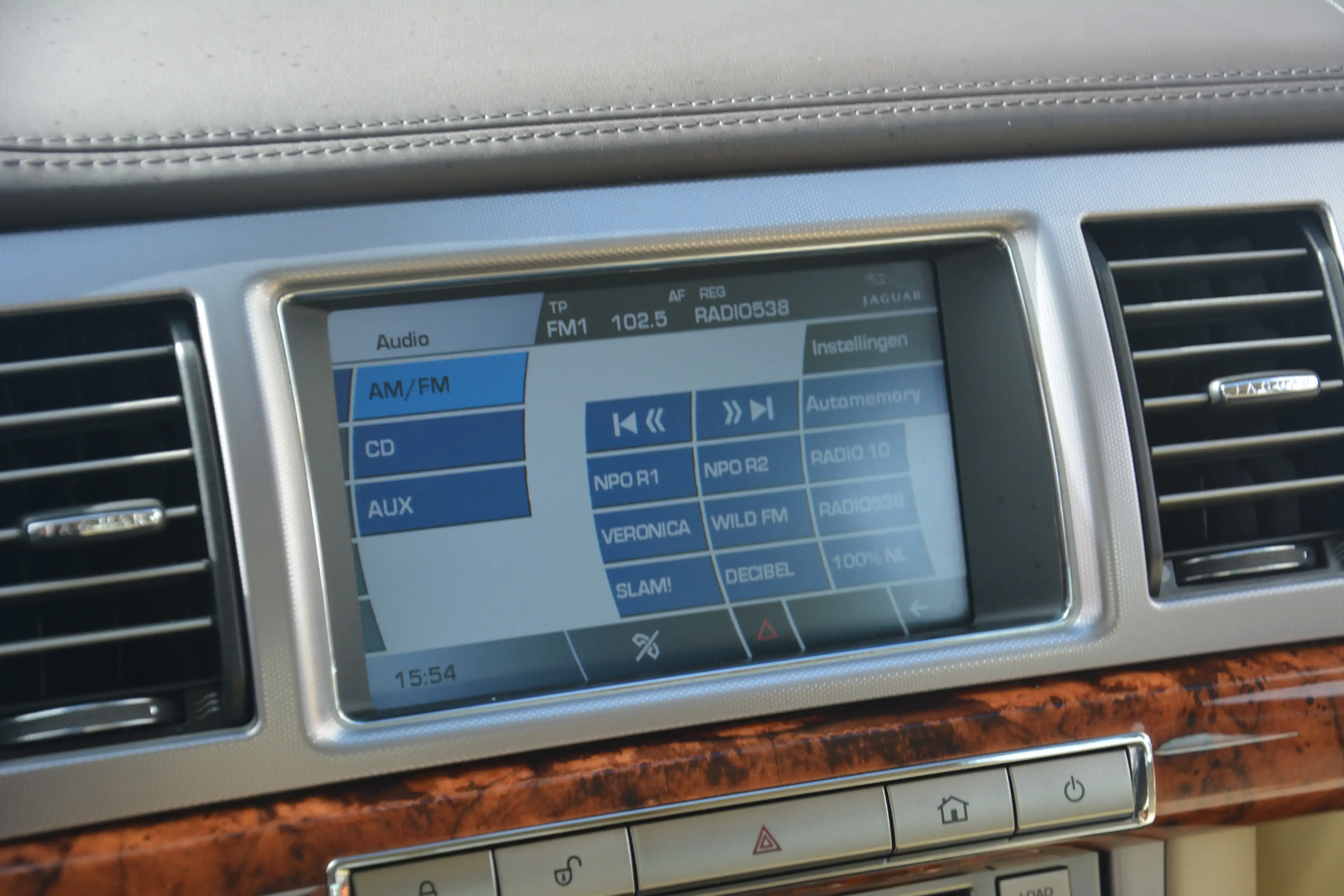 Jaguar XF 4.2 V8 Premium Luxury | Navigatie | Camera | Keyle — photo 15