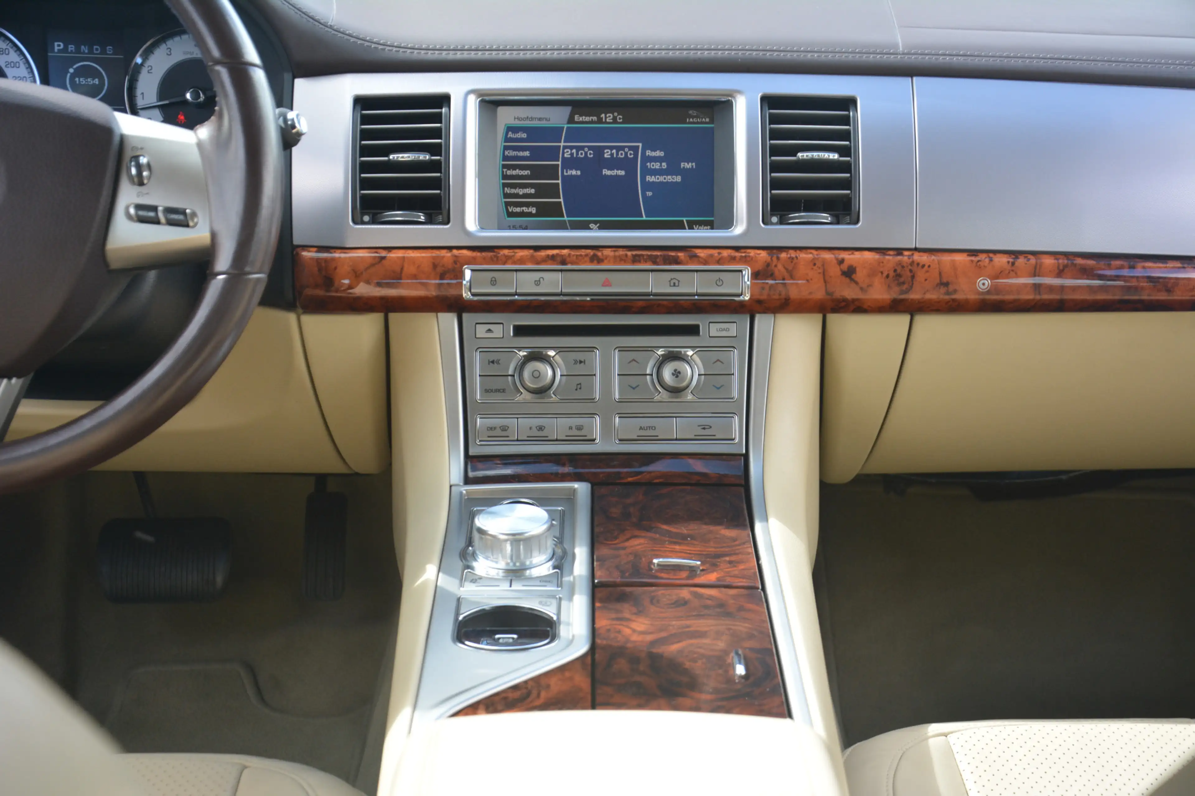 Jaguar XF 4.2 V8 Premium Luxury | Navigatie | Camera | Keyle — photo 13
