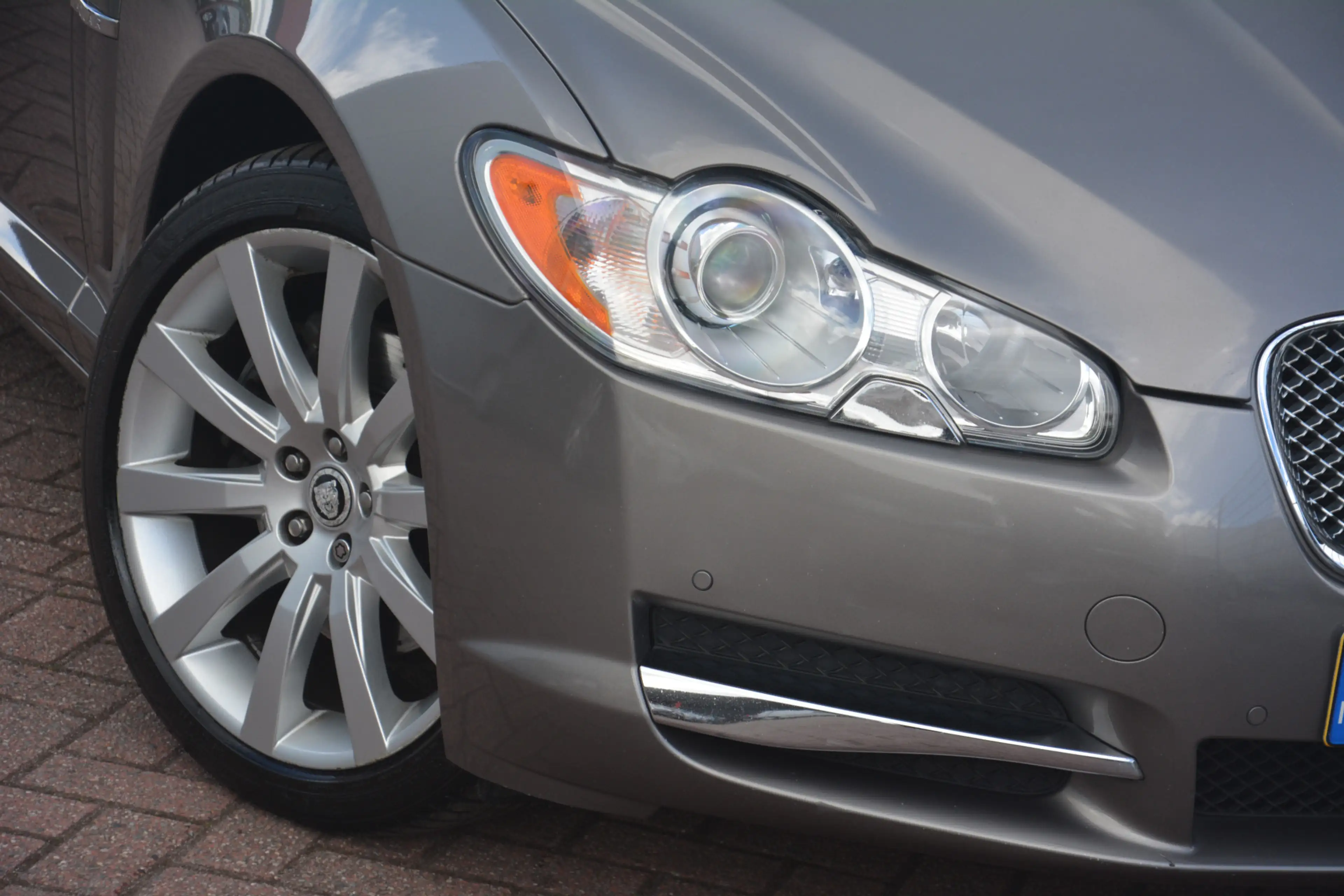 Jaguar XF 4.2 V8 Premium Luxury | Navigatie | Camera | Keyle — photo 2