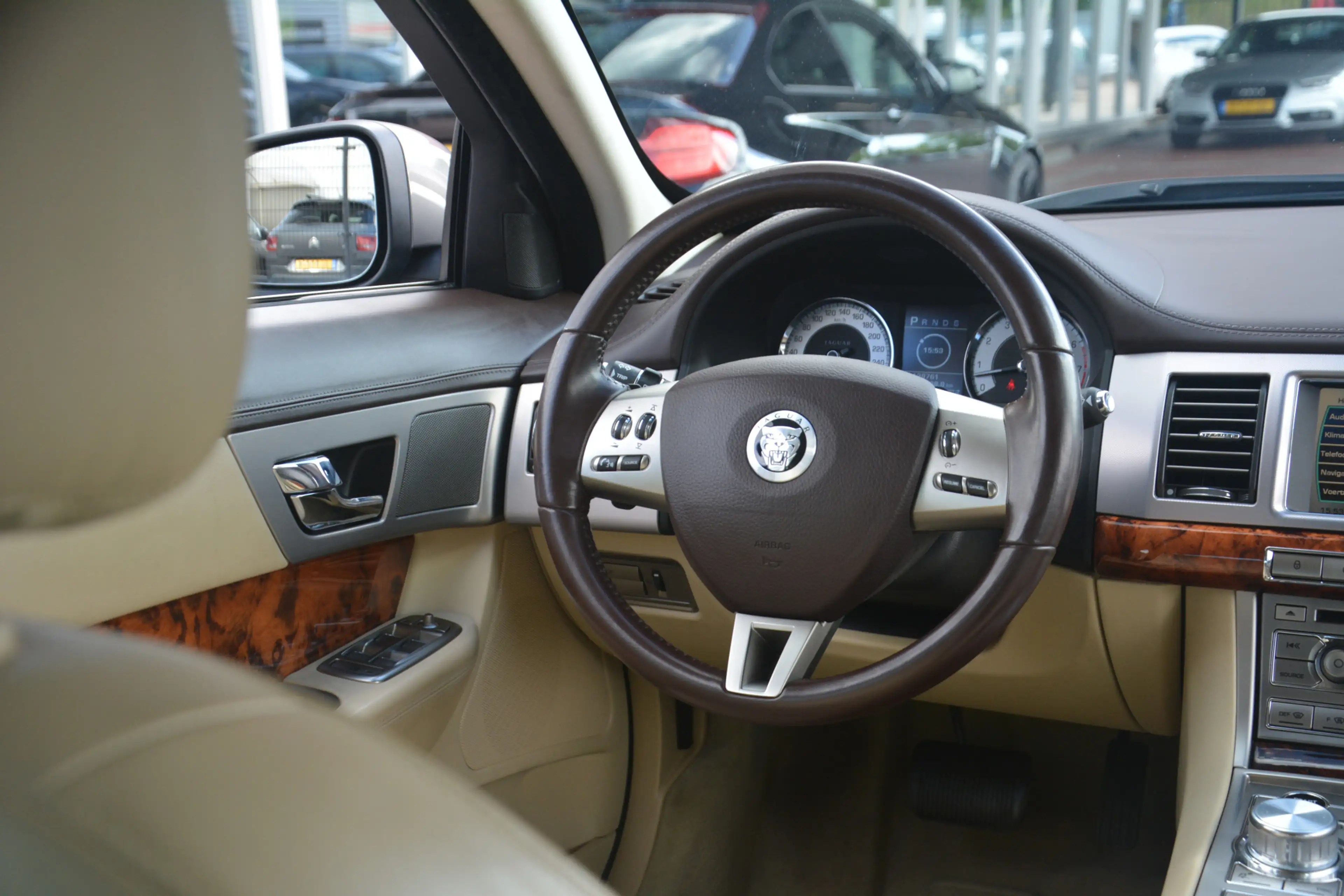 Jaguar XF 4.2 V8 Premium Luxury | Navigatie | Camera | Keyle — photo 11