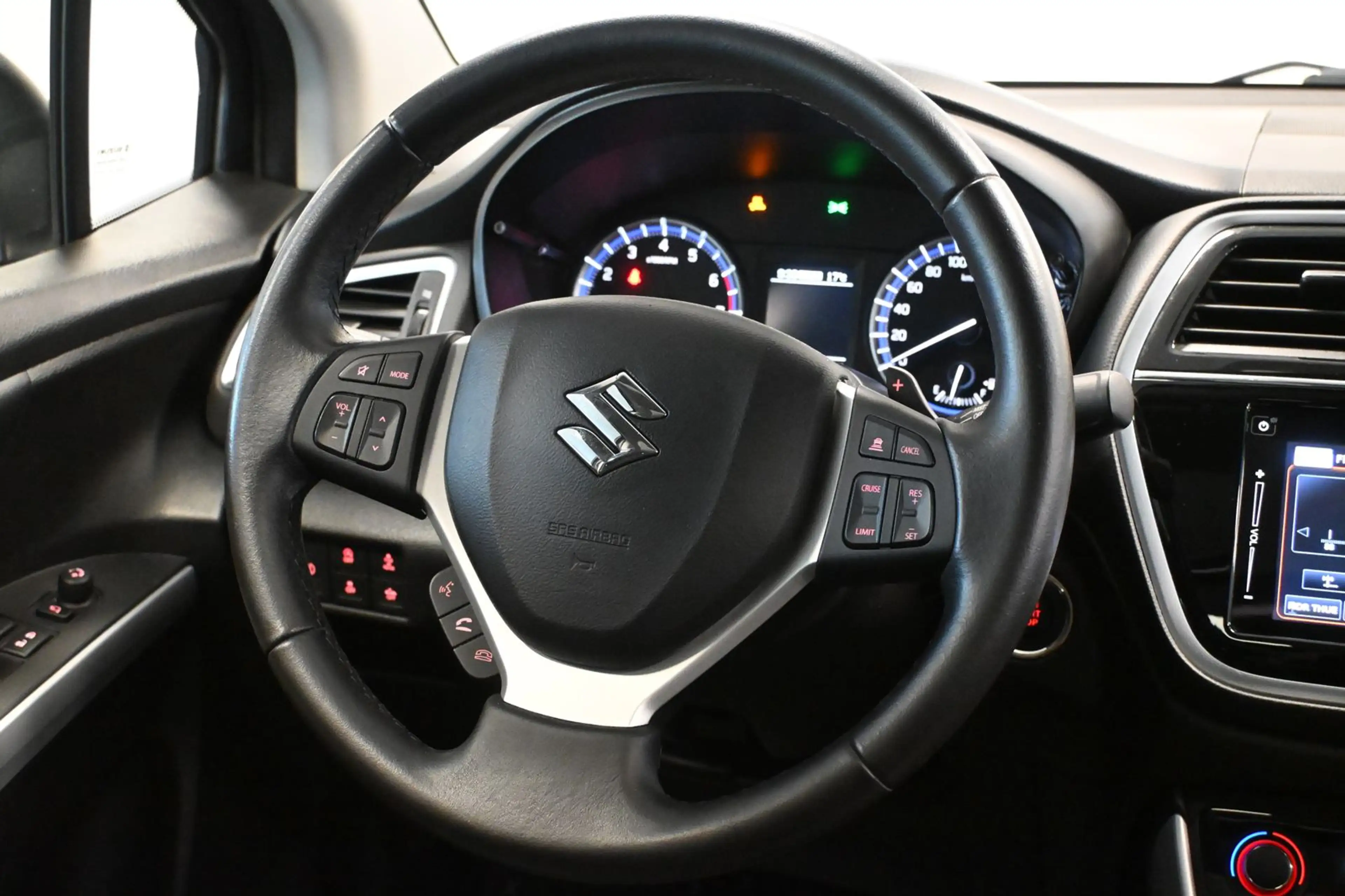 Suzuki SX4 S-Cross Club *KAMERA*LED*CARPLAY*SHZ*NAVI — photo 13
