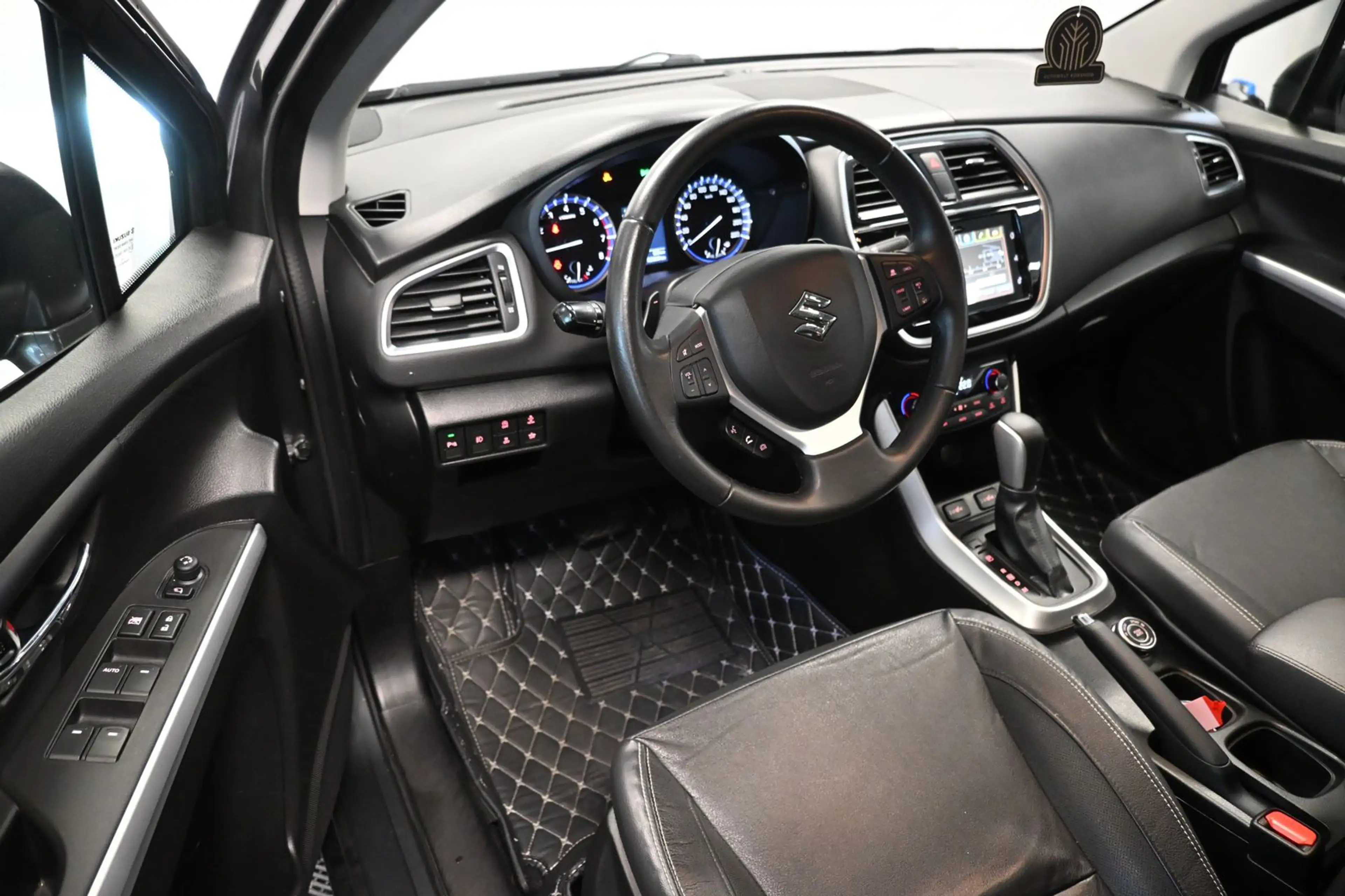 Suzuki SX4 S-Cross Club *KAMERA*LED*CARPLAY*SHZ*NAVI — photo 14