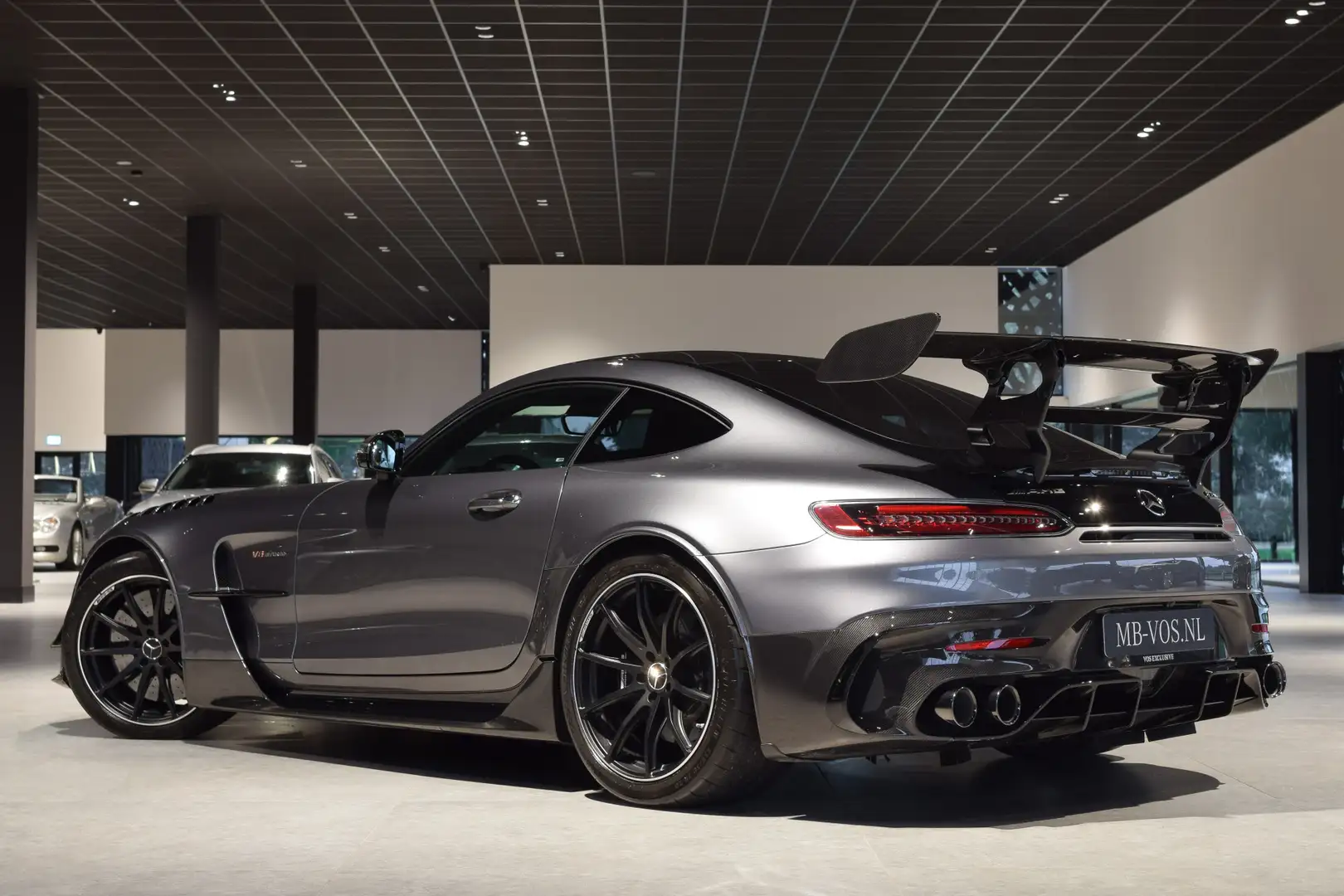Mercedes-Benz AMG GT 4.0 Black Series Full Carbon|Burmester 3D|NL Auto Grijs - 2