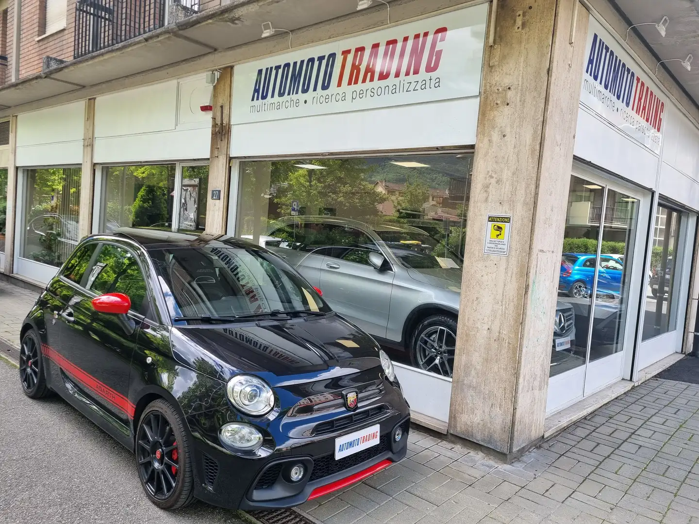 Abarth 595 1.4 t-jet Competizione 180cv TETTUCCIO APRIBILE Zwart - 1