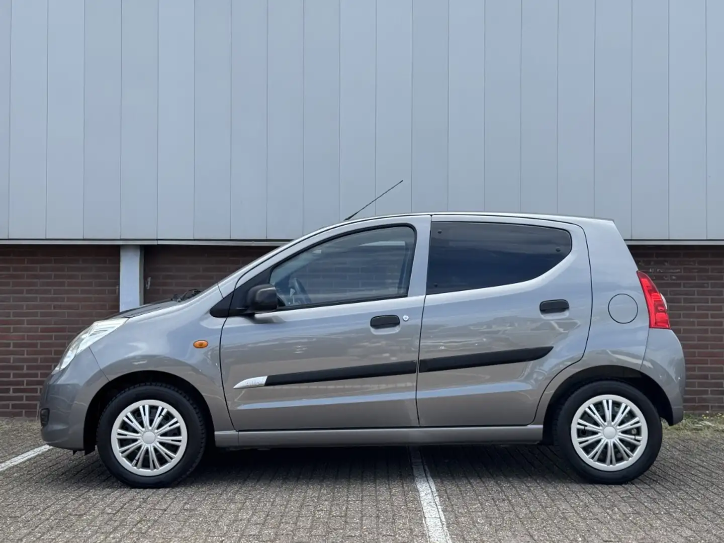 Suzuki Alto 1.0 Comfort EASSS Gris - 2